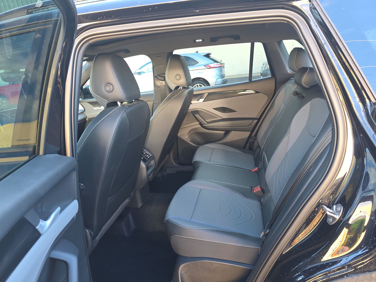 2025 Volkswagen Tiguan 2.0T SE R-Line Black AWD