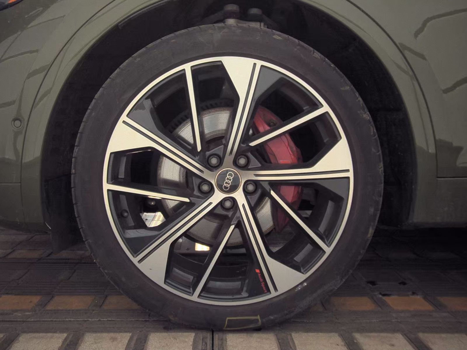 2022 Audi SQ5 Prestige AWD