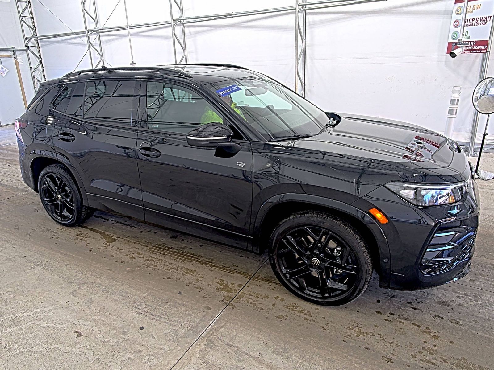 2025 Volkswagen Tiguan 2.0T SE R-Line Black AWD