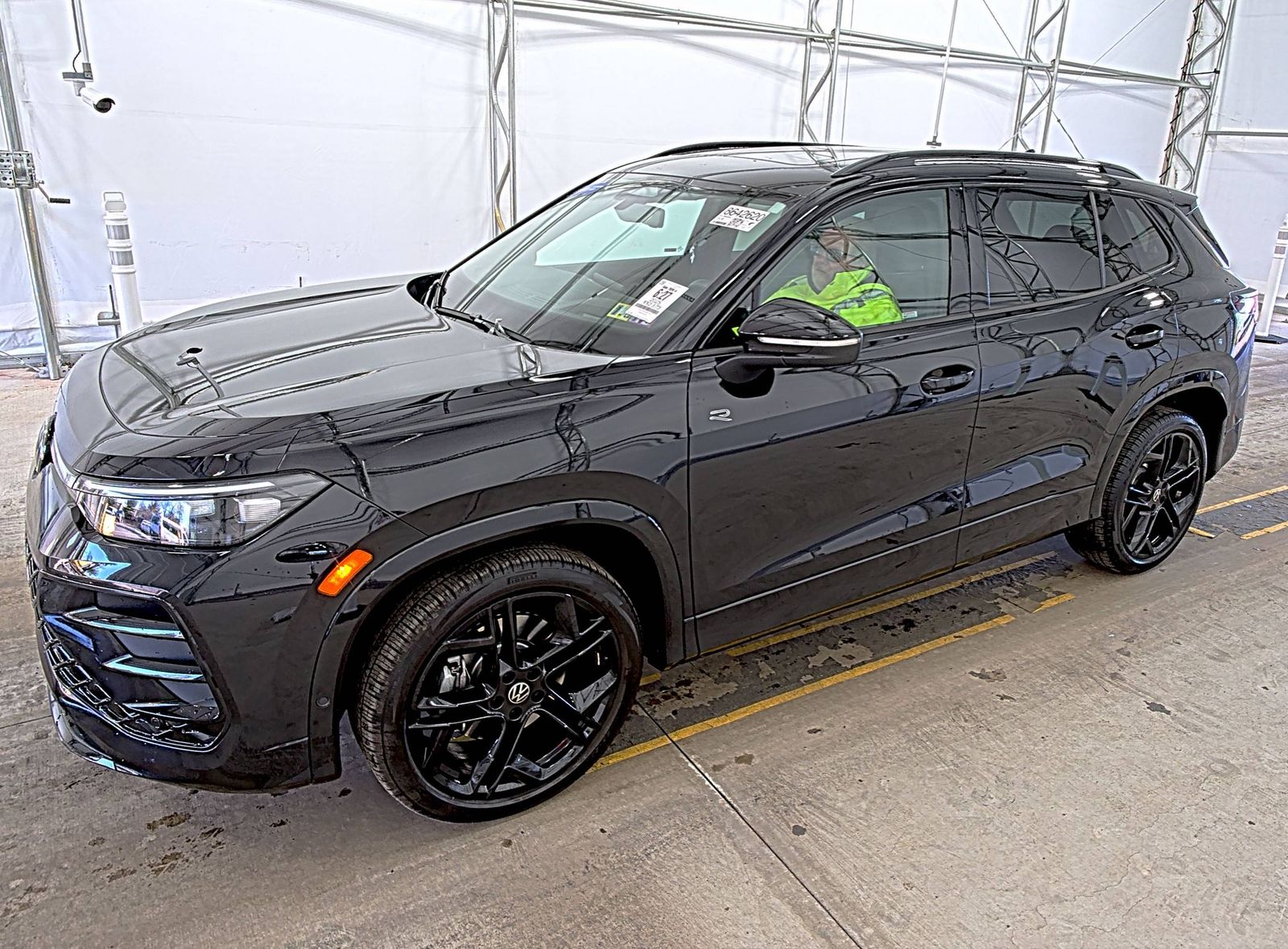 2025 Volkswagen Tiguan 2.0T SE R-Line Black AWD
