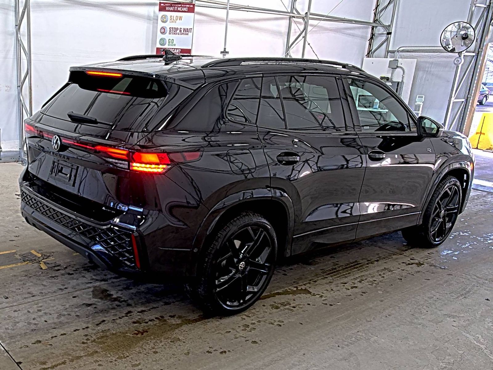 2025 Volkswagen Tiguan 2.0T SE R-Line Black AWD