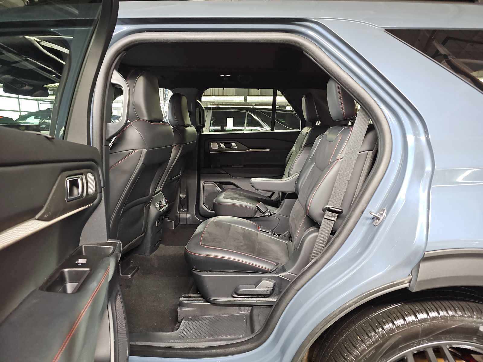 2025 Ford Explorer ST AWD