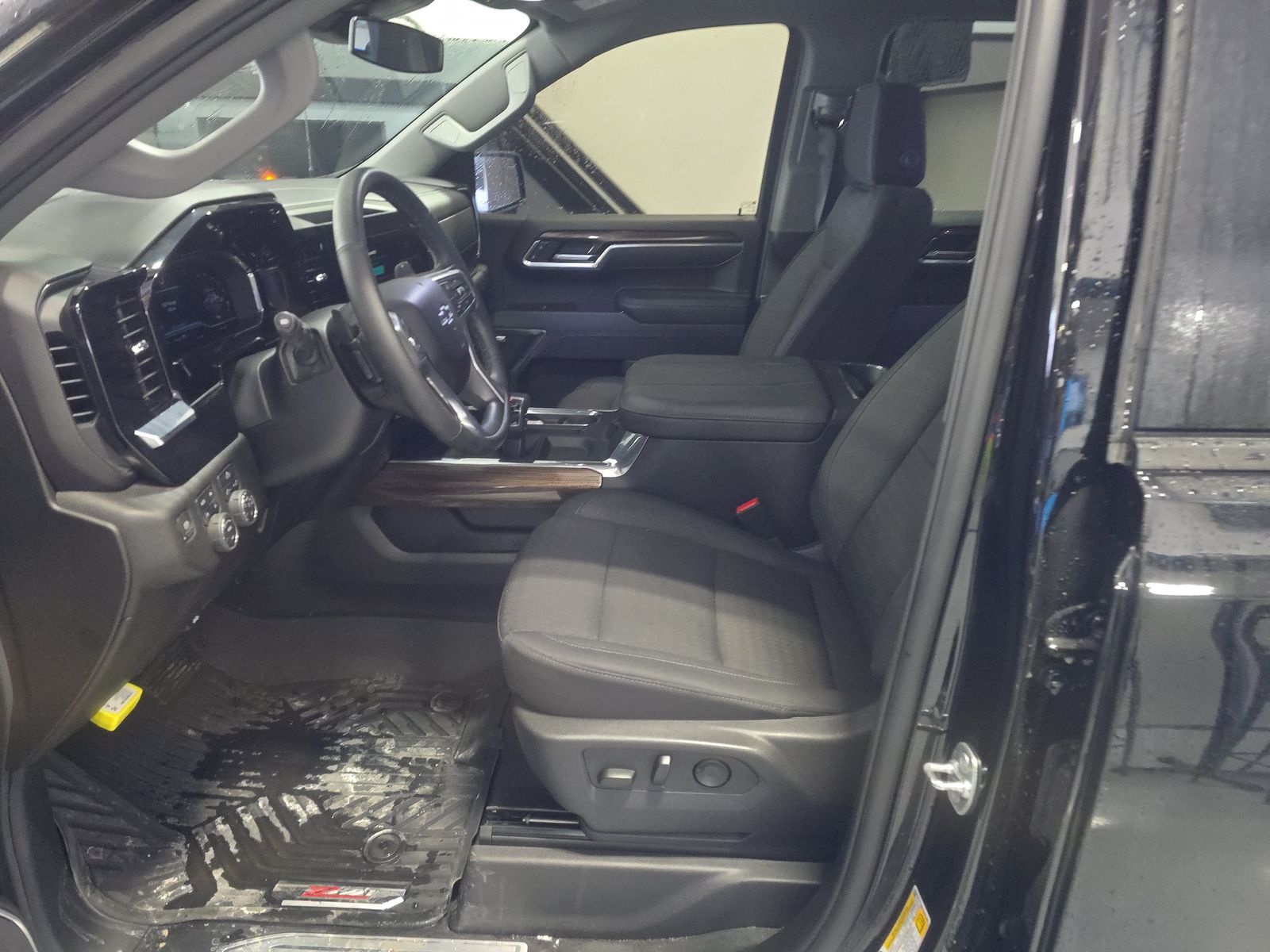 2025 Chevrolet Silverado 1500 RST AWD