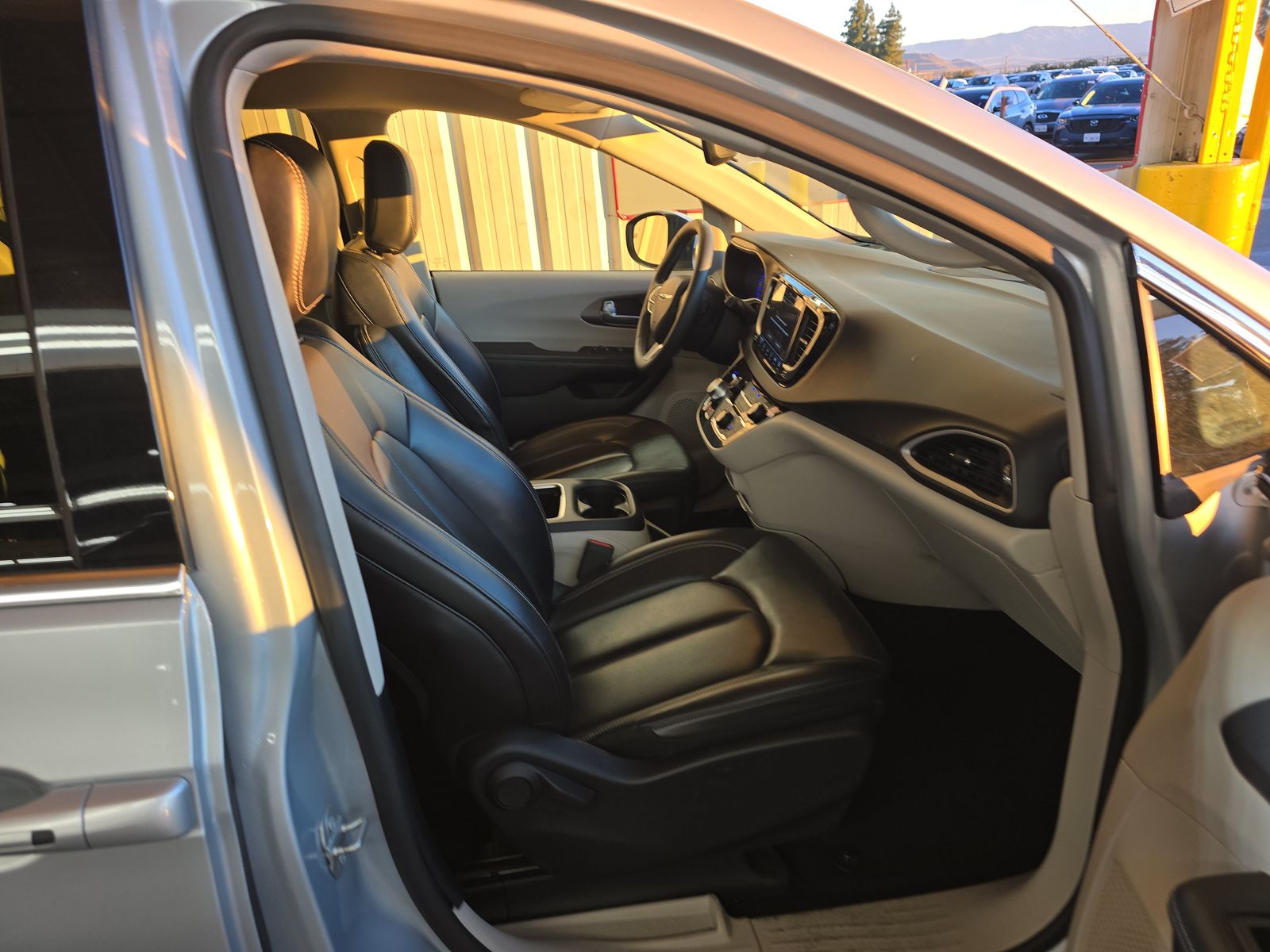 2023 Chrysler Pacifica Touring L FWD