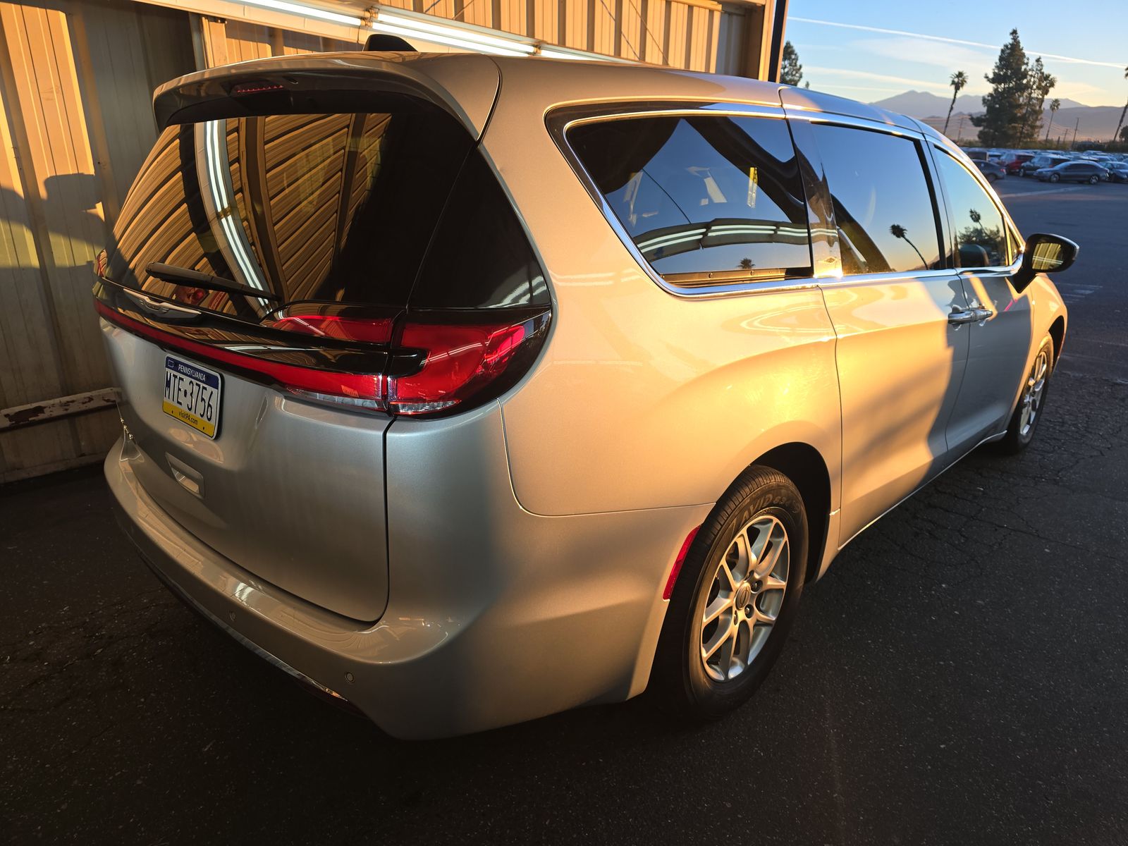 2023 Chrysler Pacifica Touring L FWD