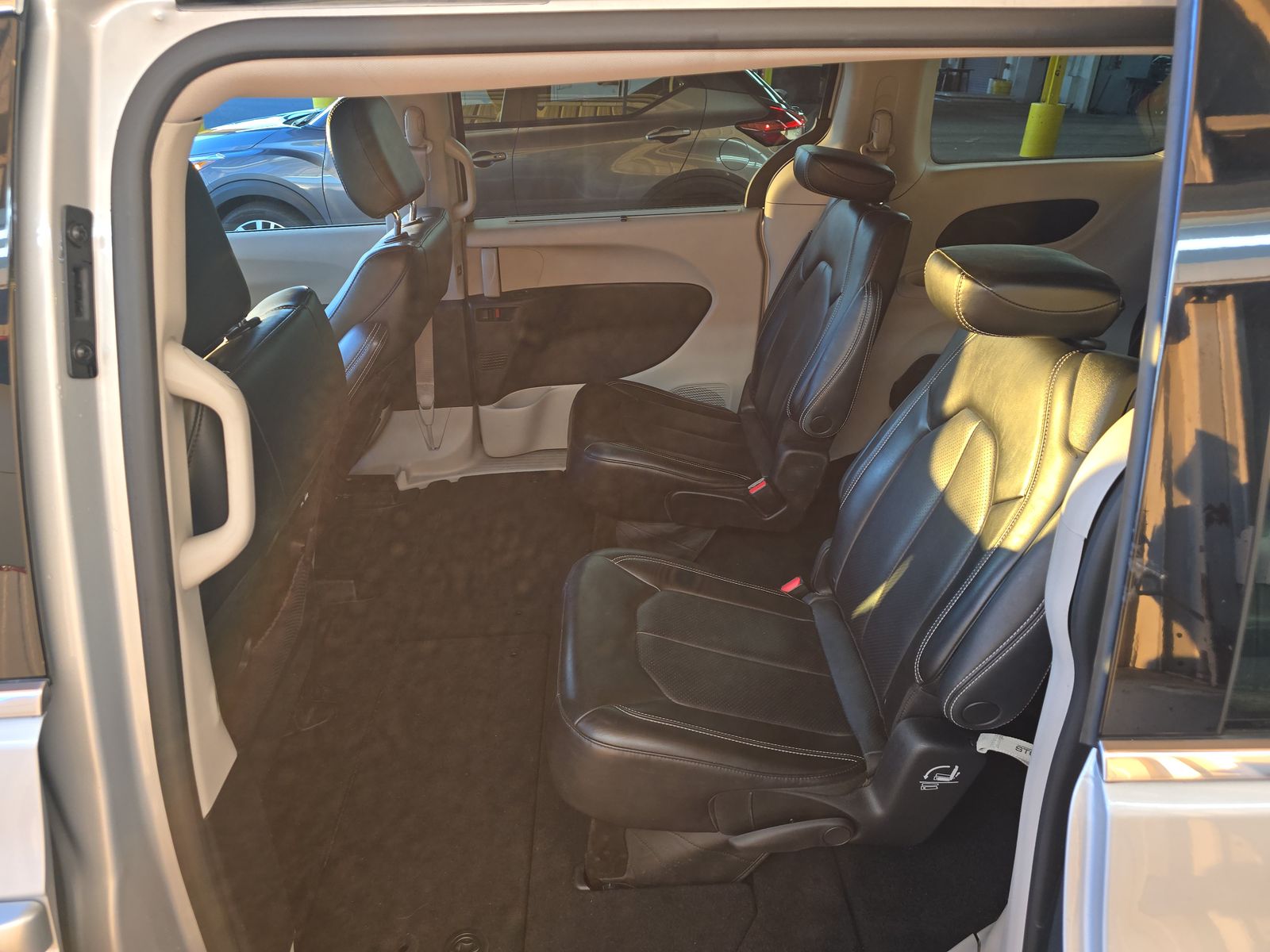 2023 Chrysler Pacifica Touring L FWD