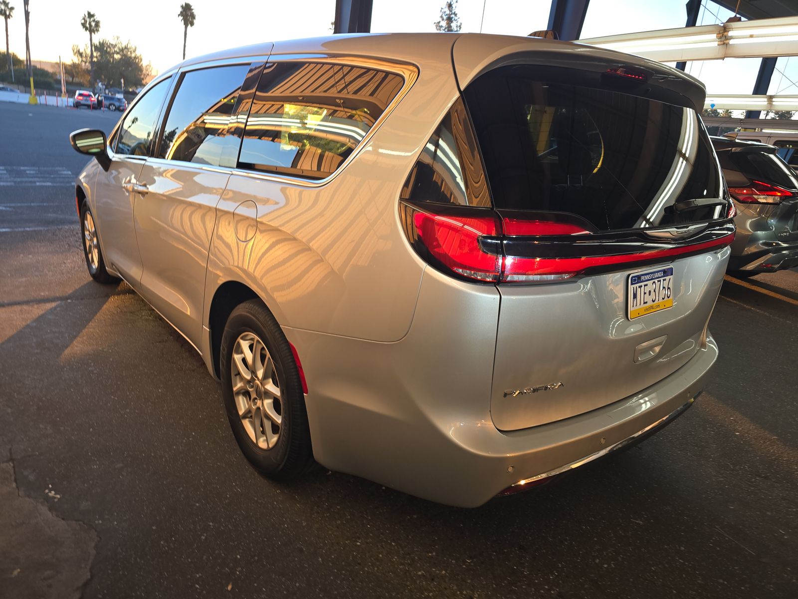 2023 Chrysler Pacifica Touring L FWD