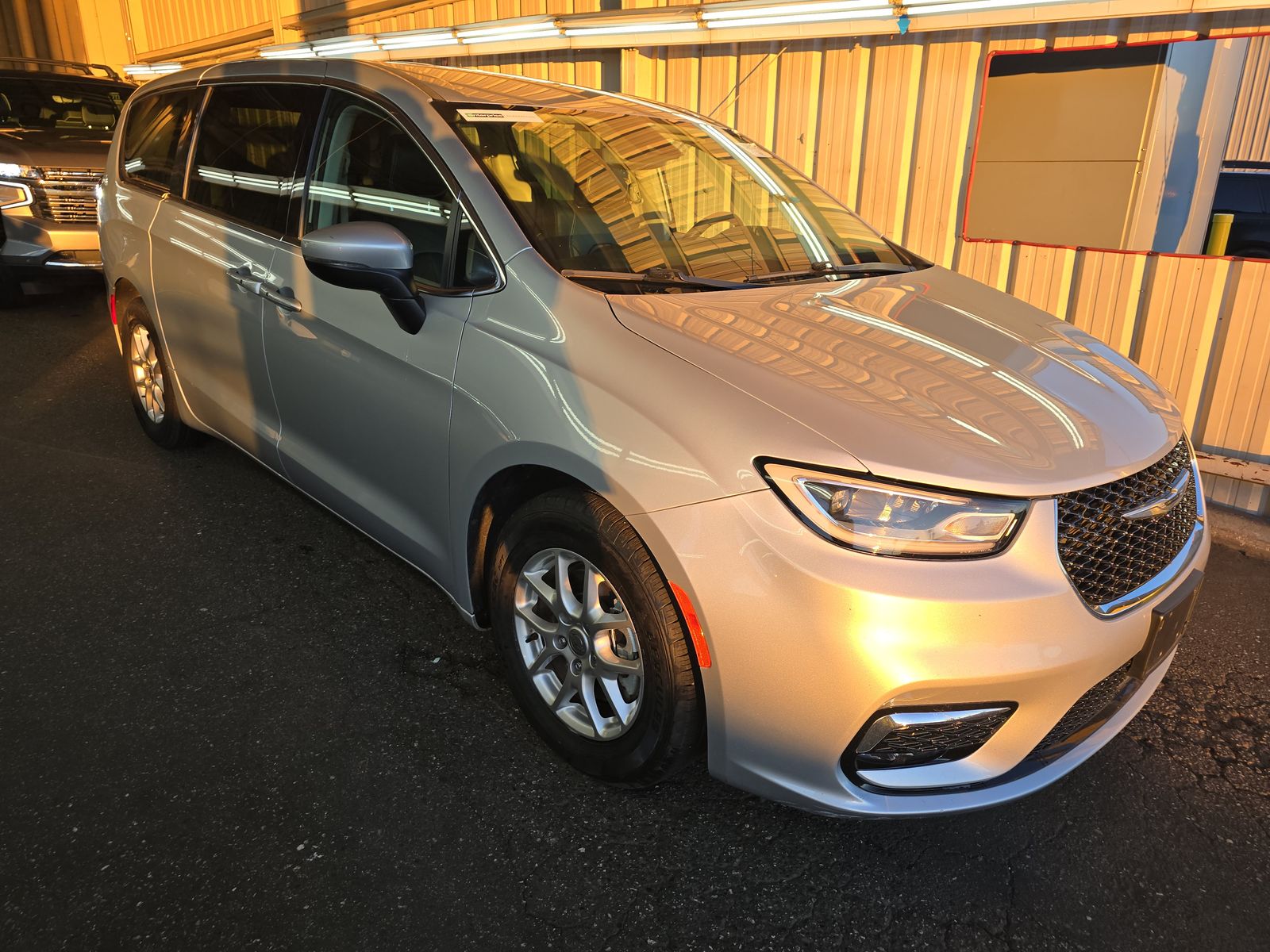 2023 Chrysler Pacifica Touring L FWD