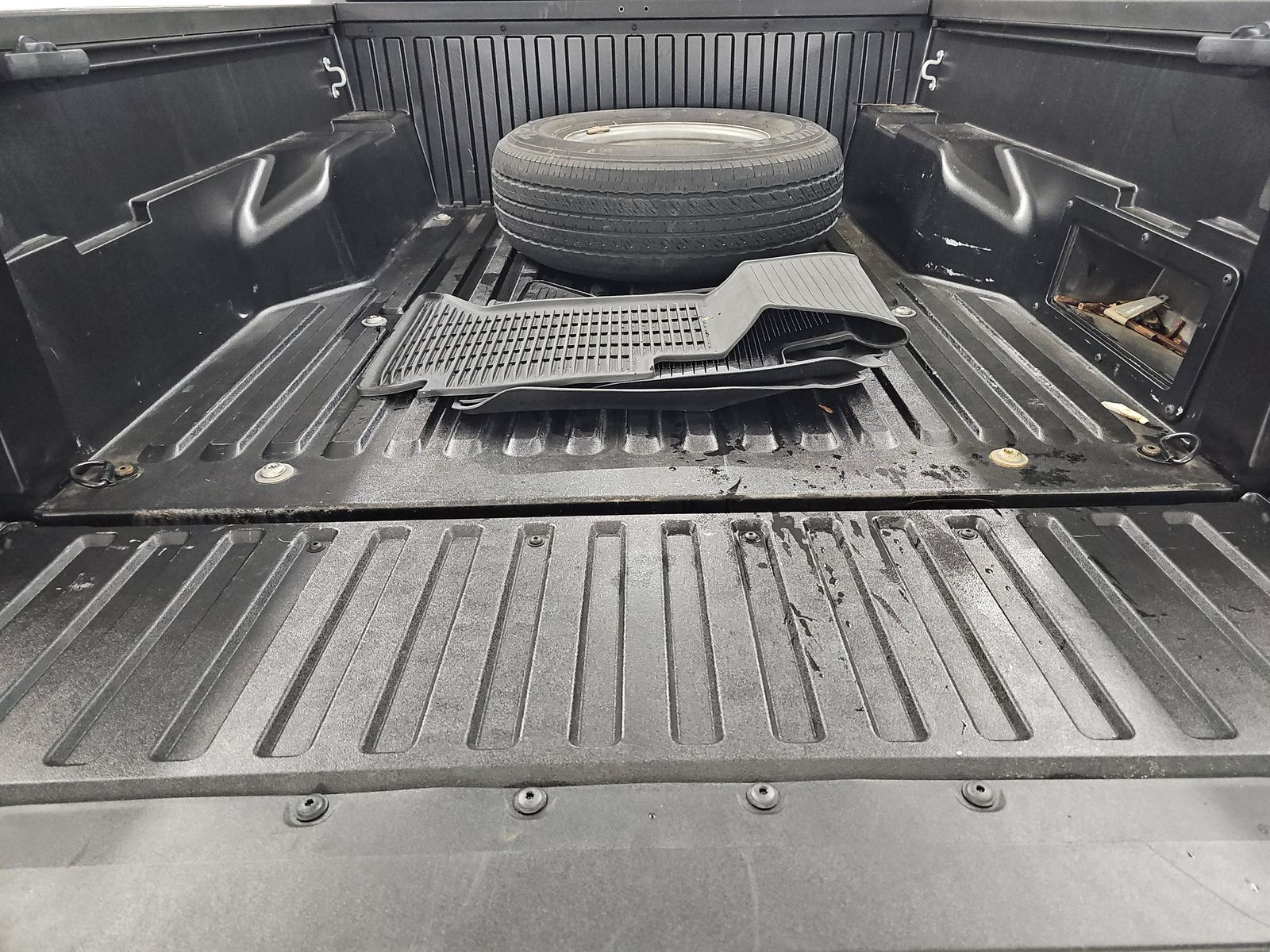 2022 Toyota Tacoma SR AWD