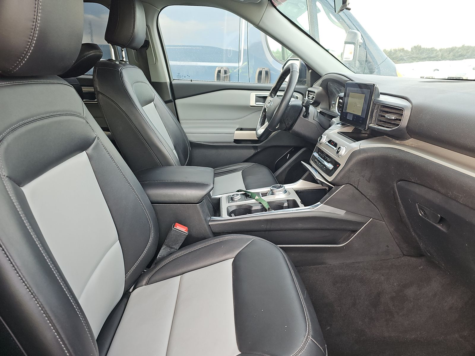 2022 Ford Explorer XLT AWD