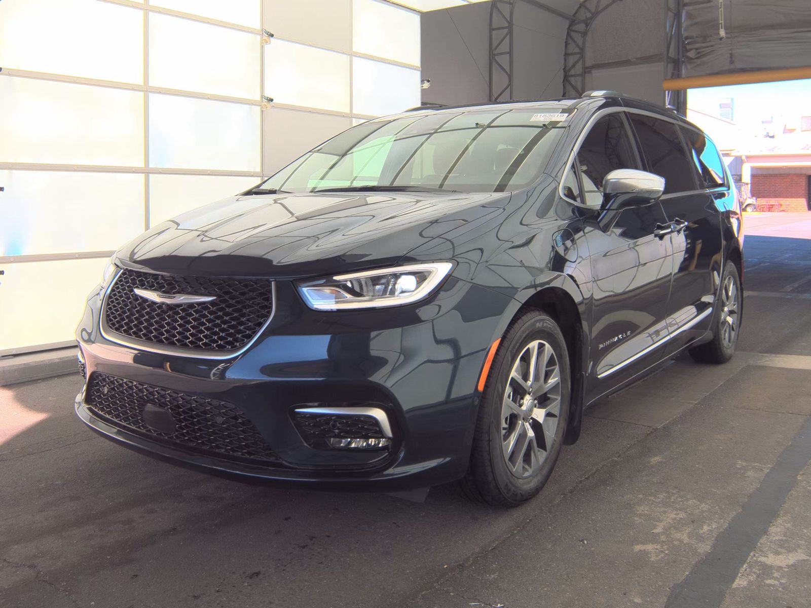 2024 Chrysler Pacifica Hybrid Pinnacle FWD