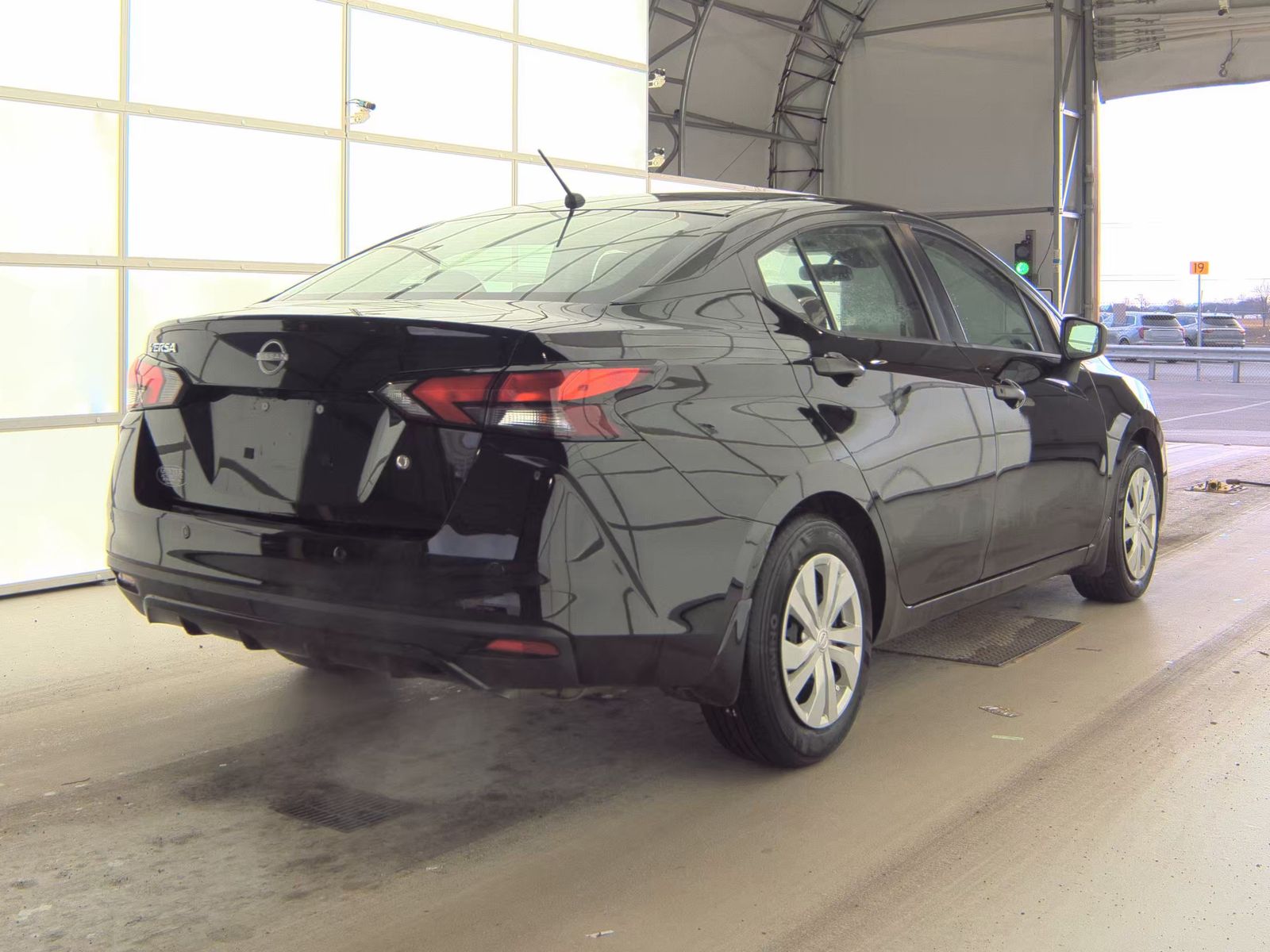 NISSAN VERSA - 6