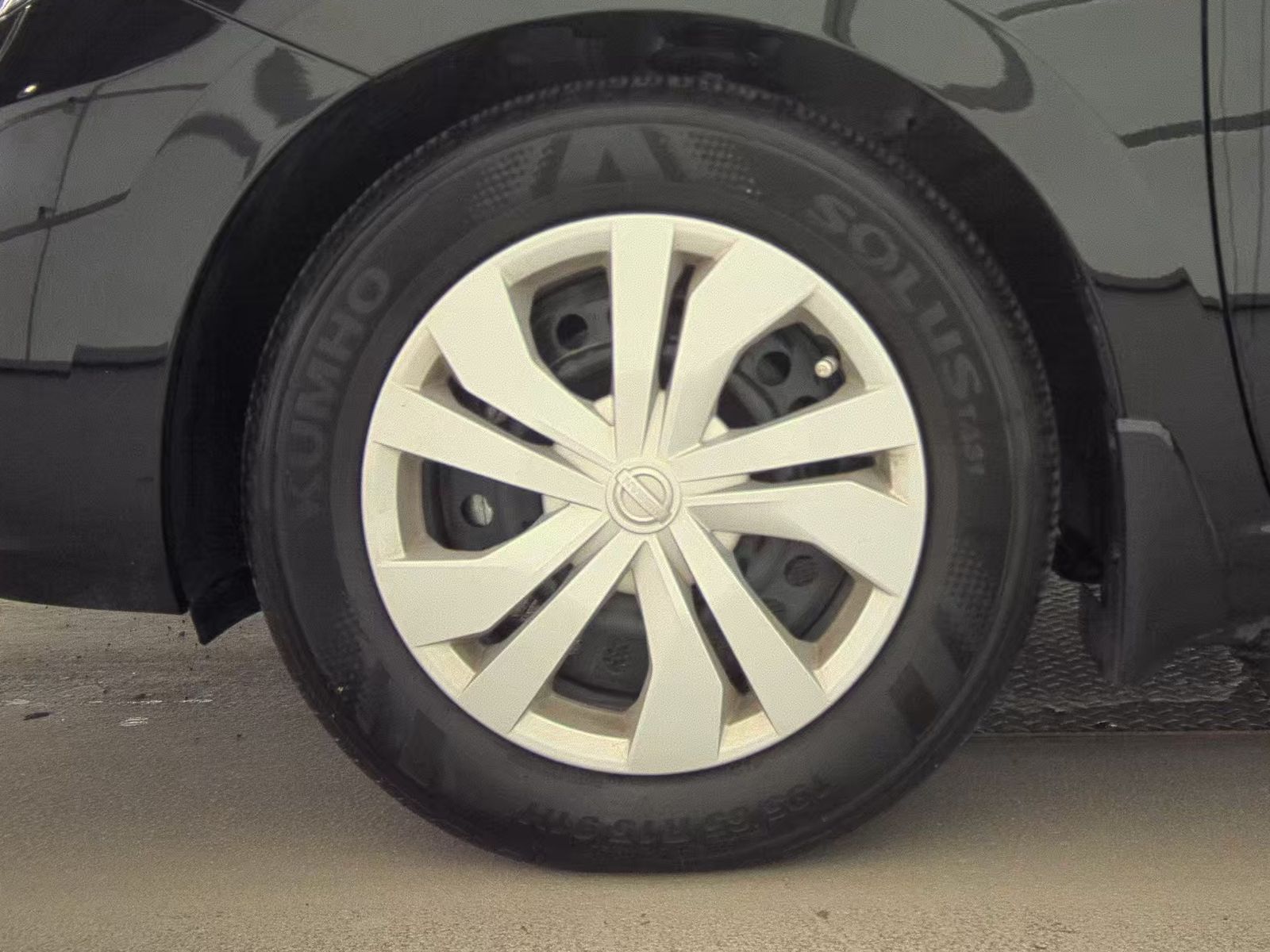 NISSAN VERSA - 10