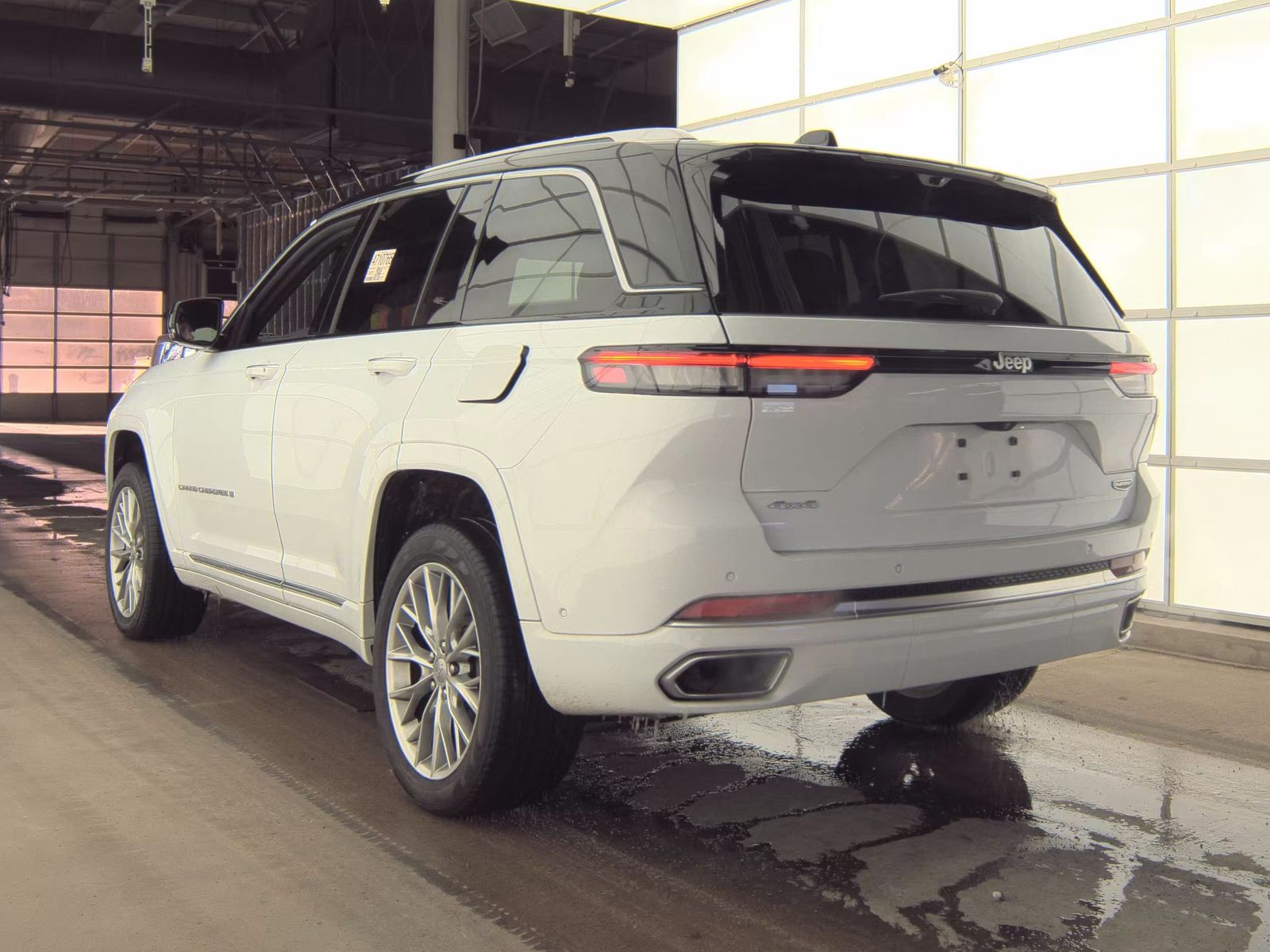 2023 Jeep Grand Cherokee Summit AWD