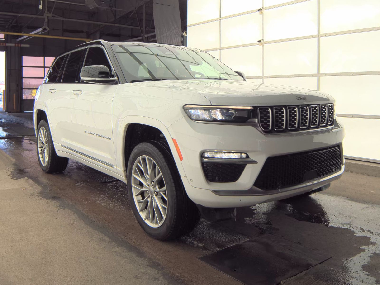 2023 Jeep Grand Cherokee Summit AWD