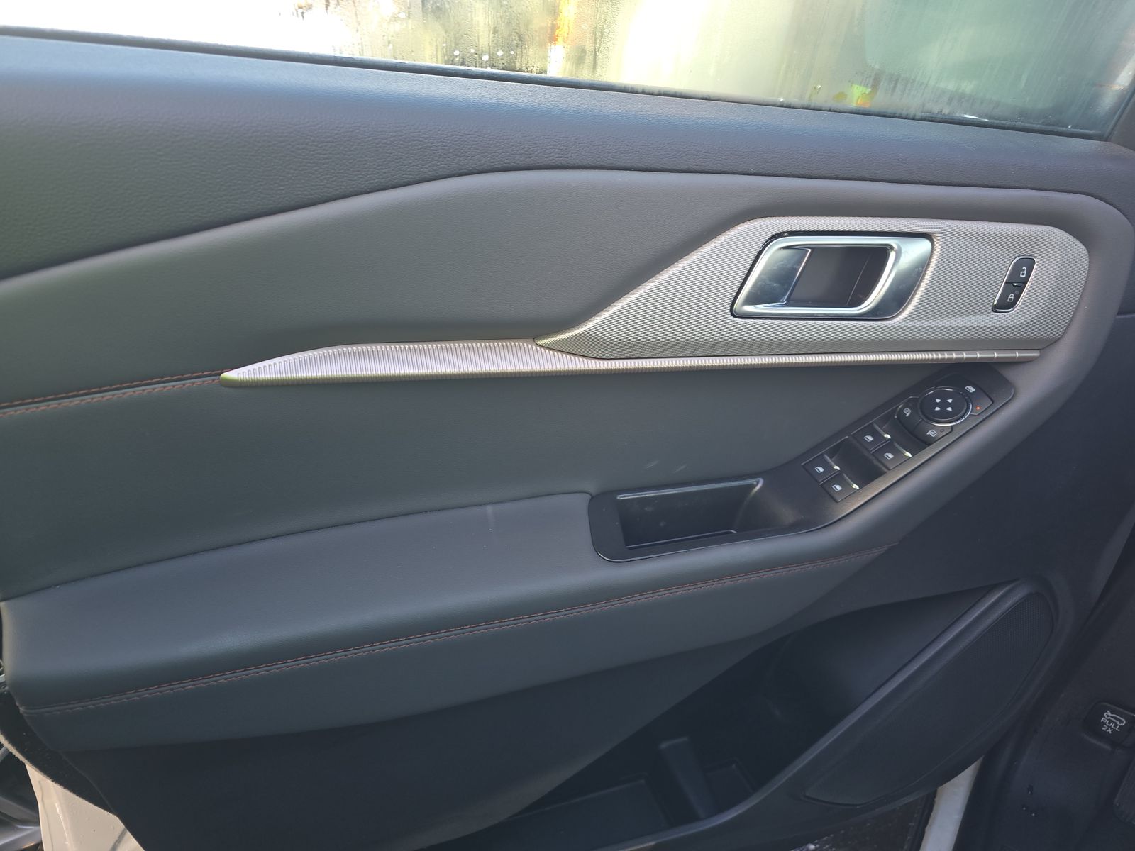 2025 Ford Explorer Active RWD