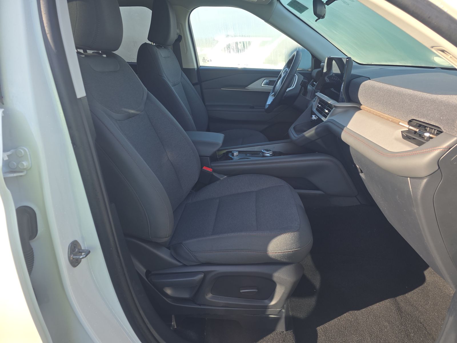 2025 Ford Explorer Active RWD