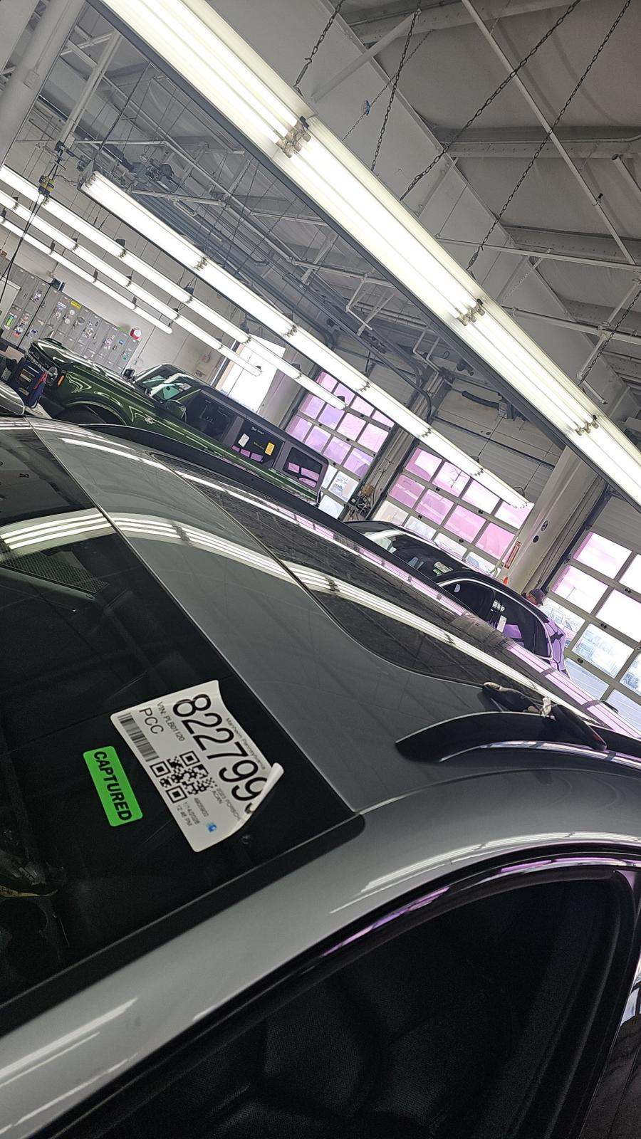 2023 Porsche Macan Base AWD