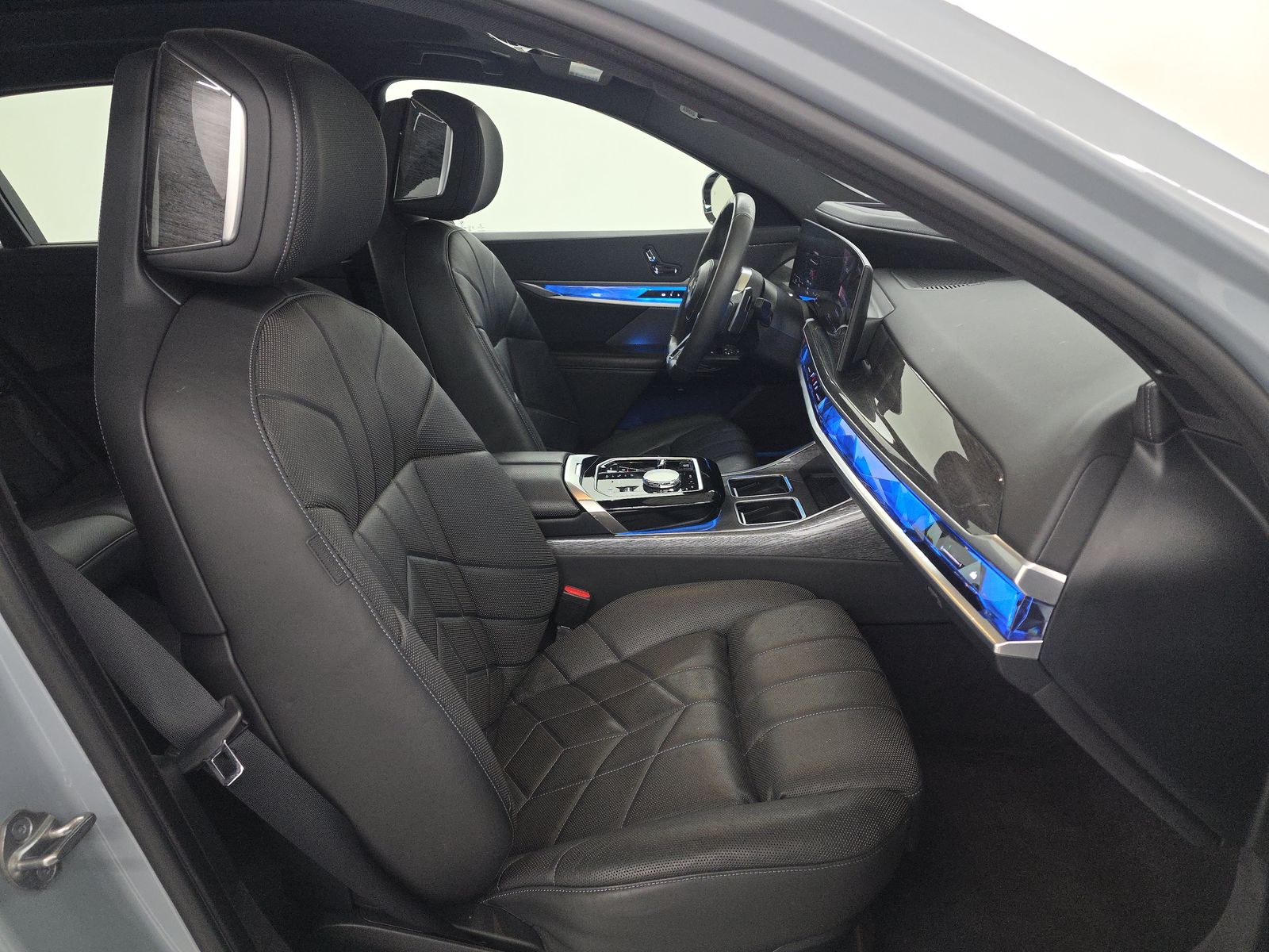 2023 BMW 7 Series 760i xDrive AWD