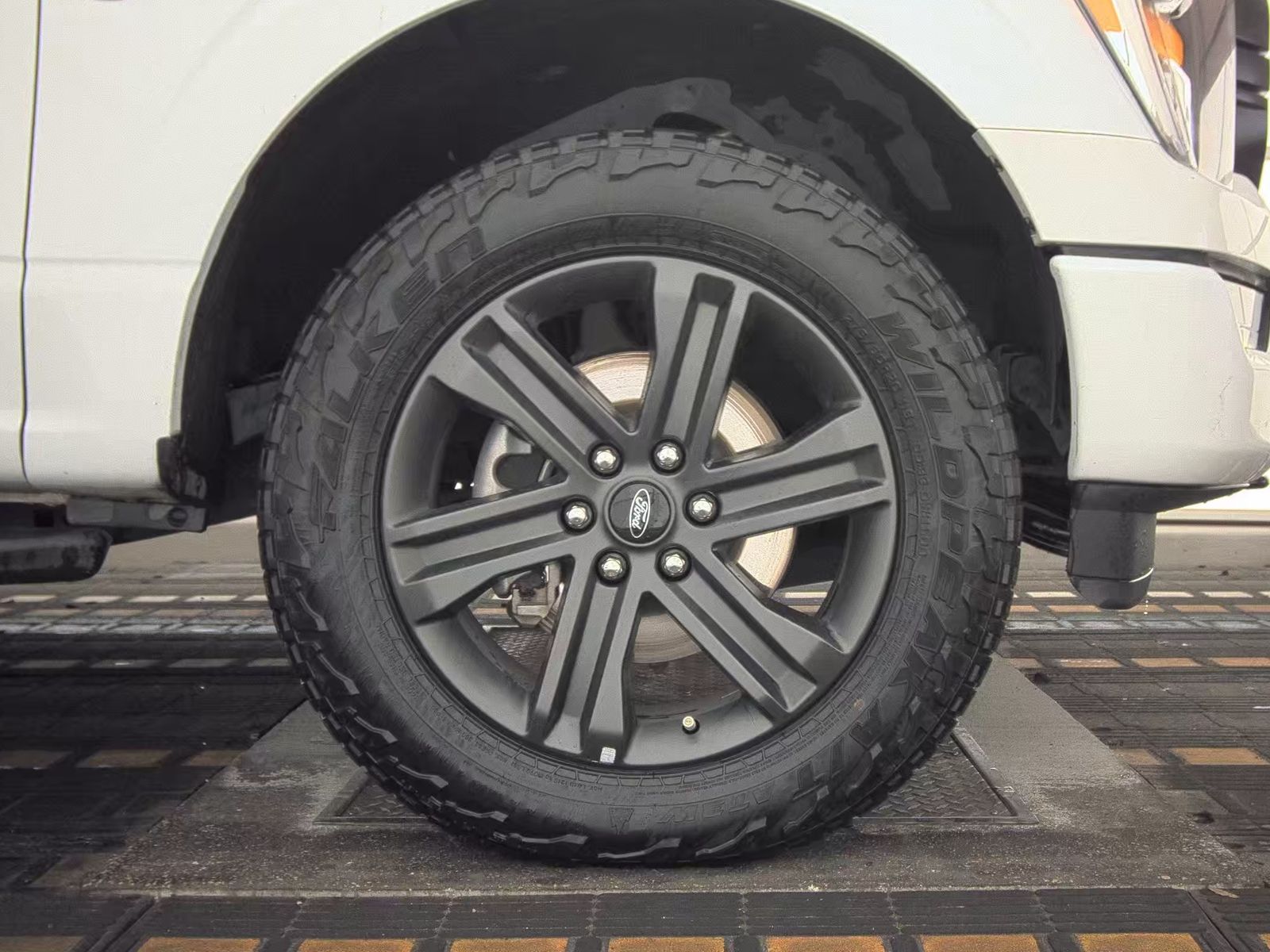 2023 Ford F-150 XLT AWD