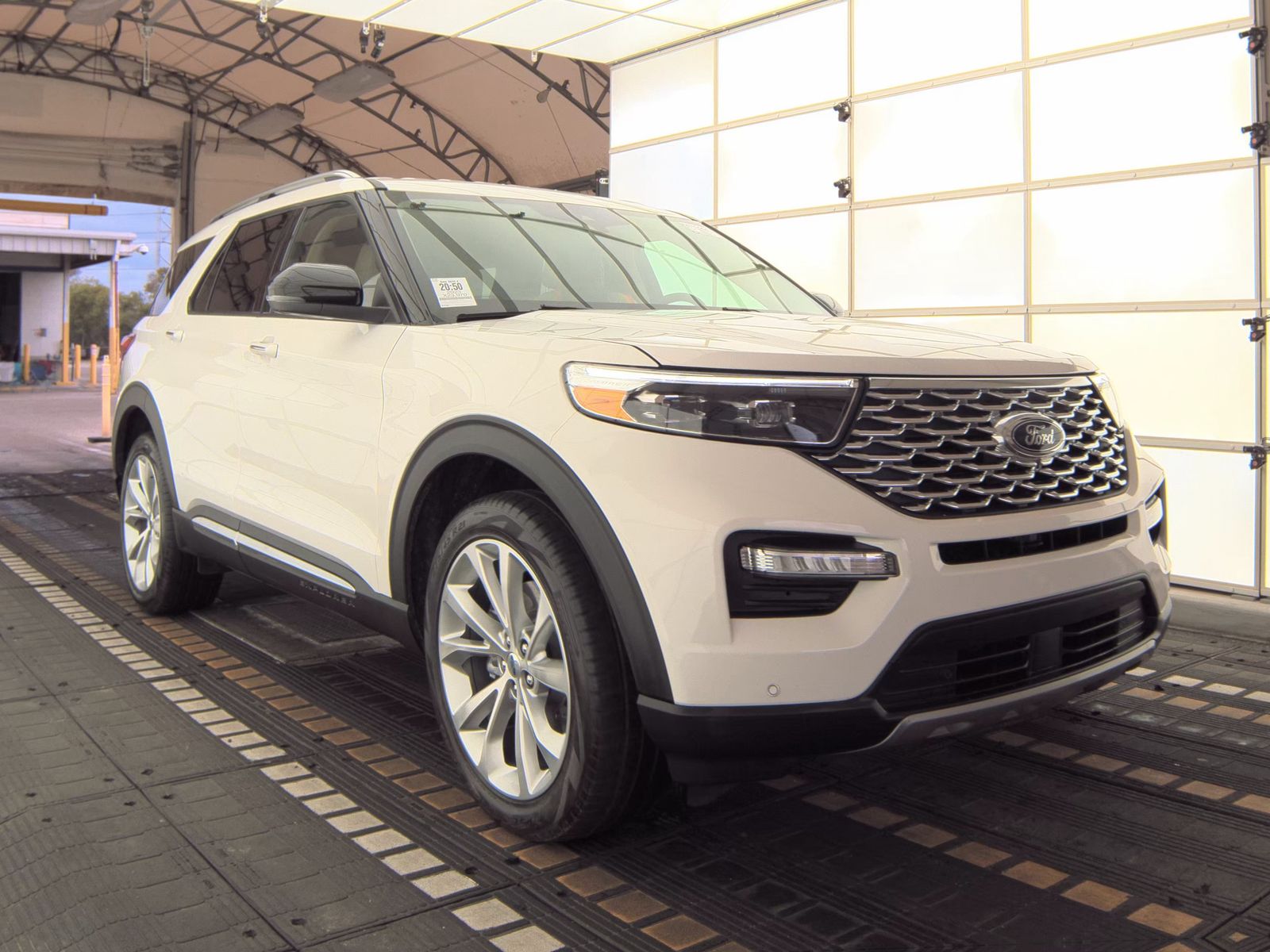 2023 Ford Explorer Hybrid Platinum AWD