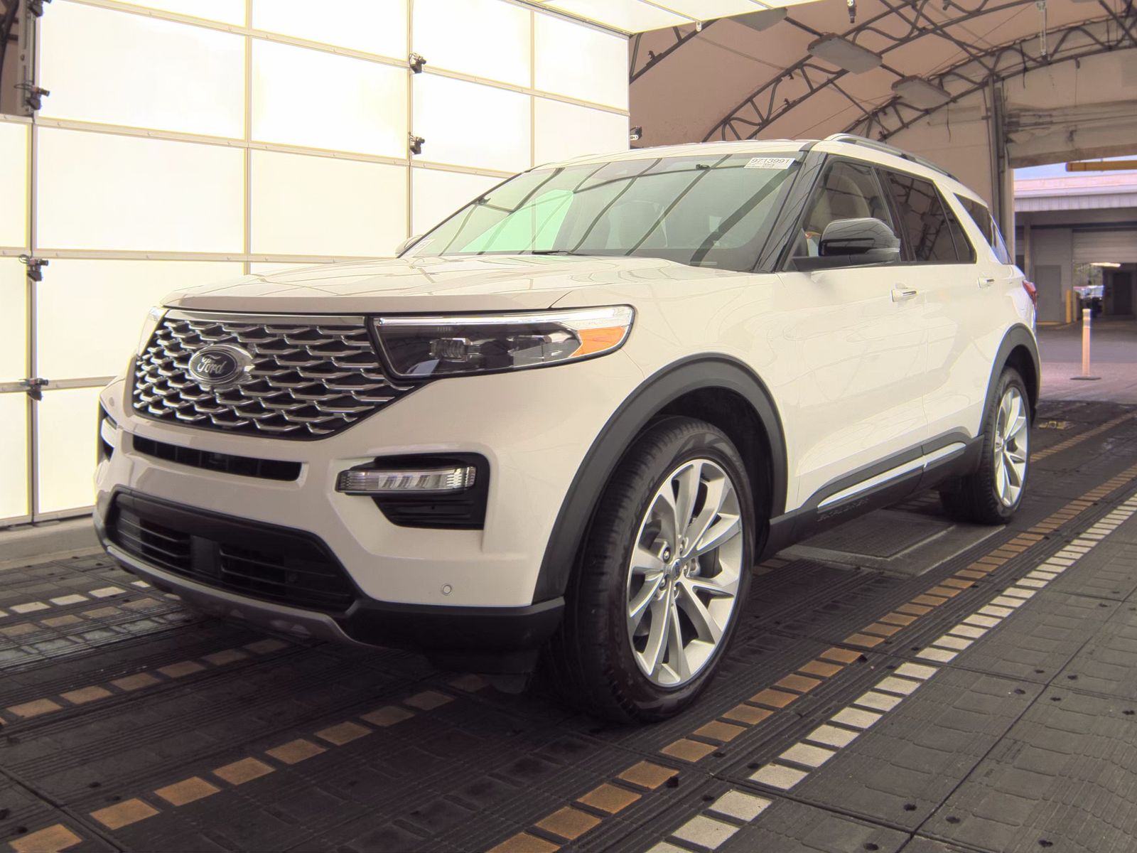 2023 Ford Explorer Hybrid Platinum AWD