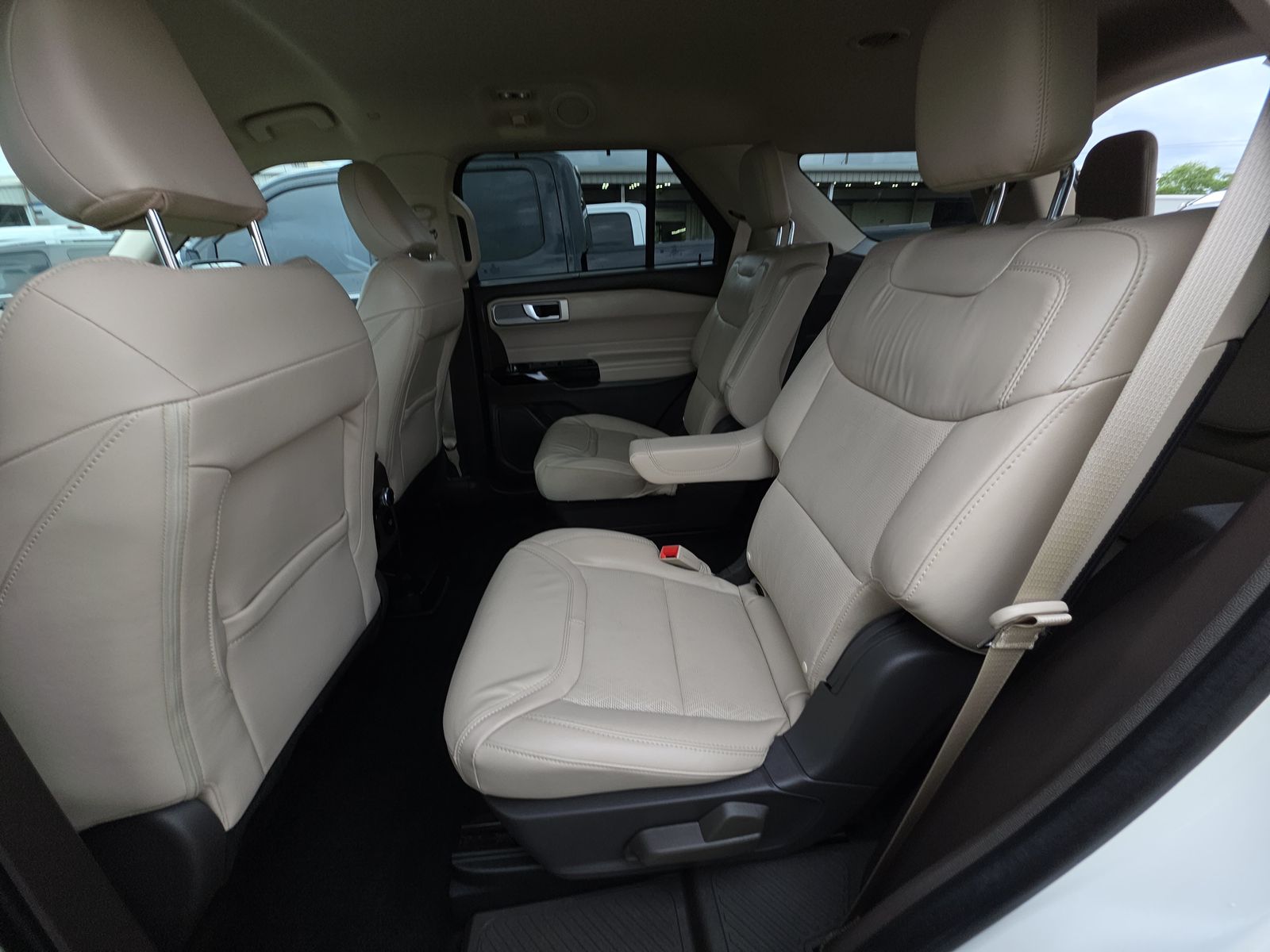 2023 Ford Explorer Hybrid Platinum AWD