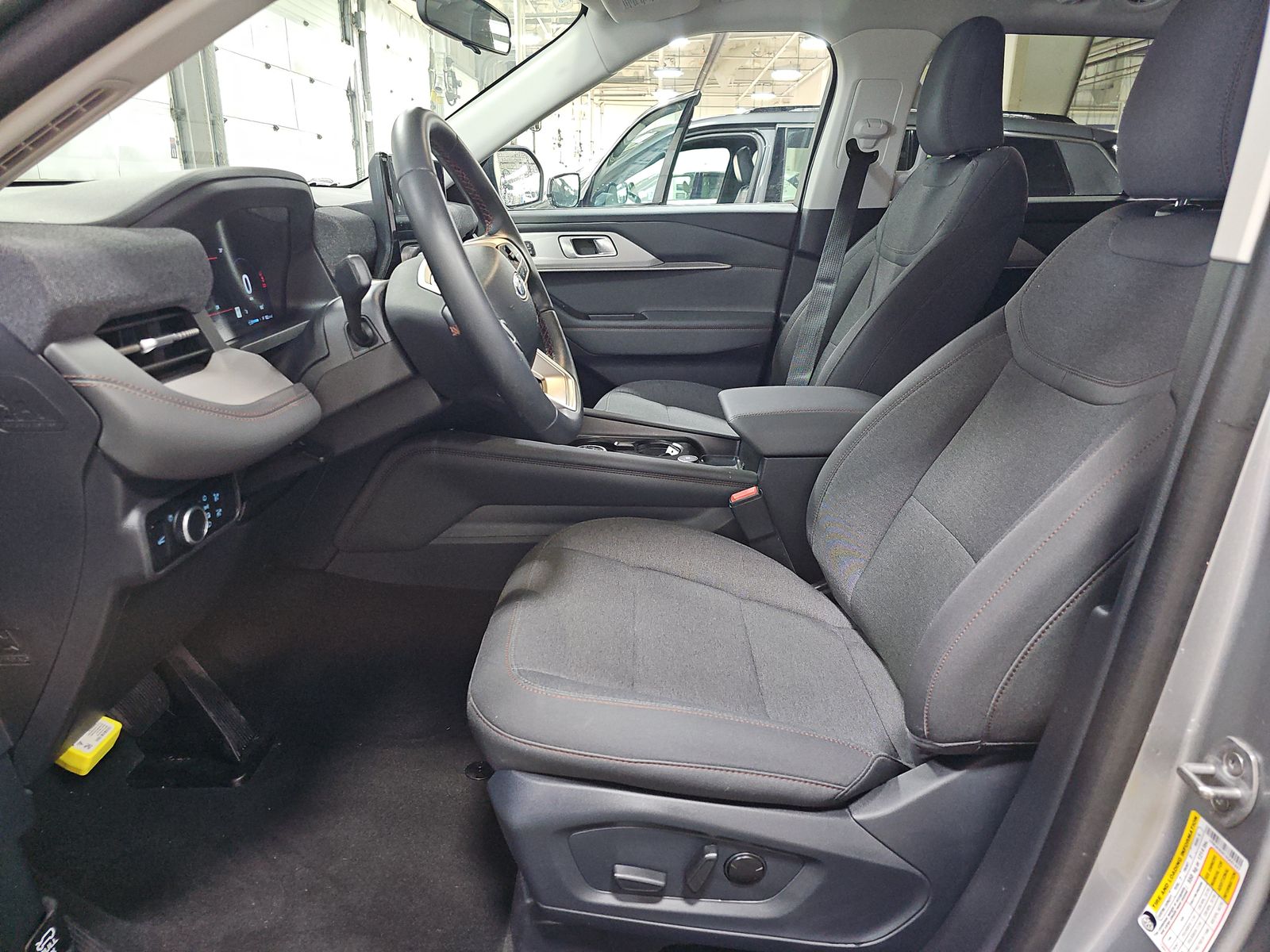 2025 Ford Explorer Active AWD