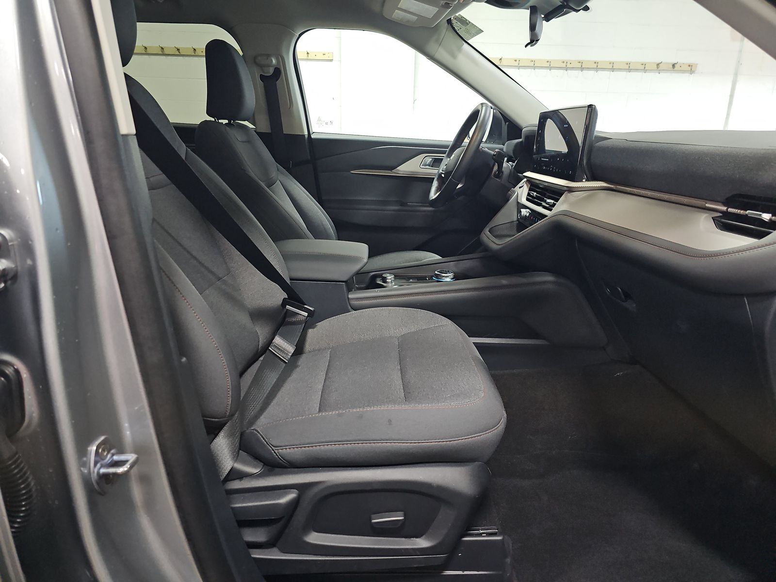 2025 Ford Explorer Active AWD