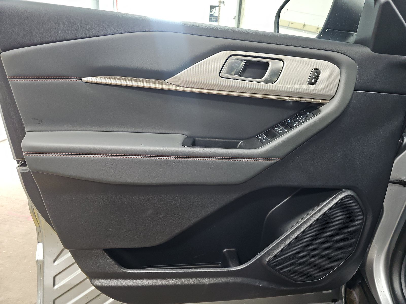 2025 Ford Explorer Active AWD