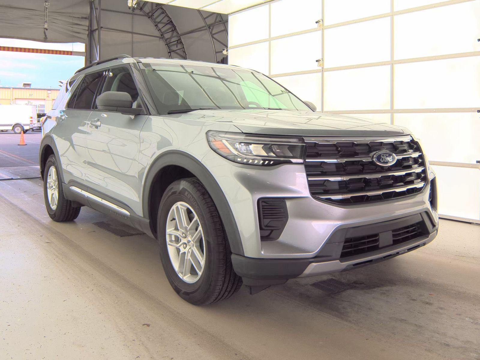 2025 Ford Explorer Active AWD