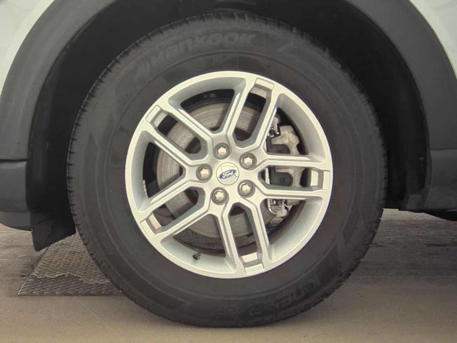 2025 Ford Explorer Active AWD