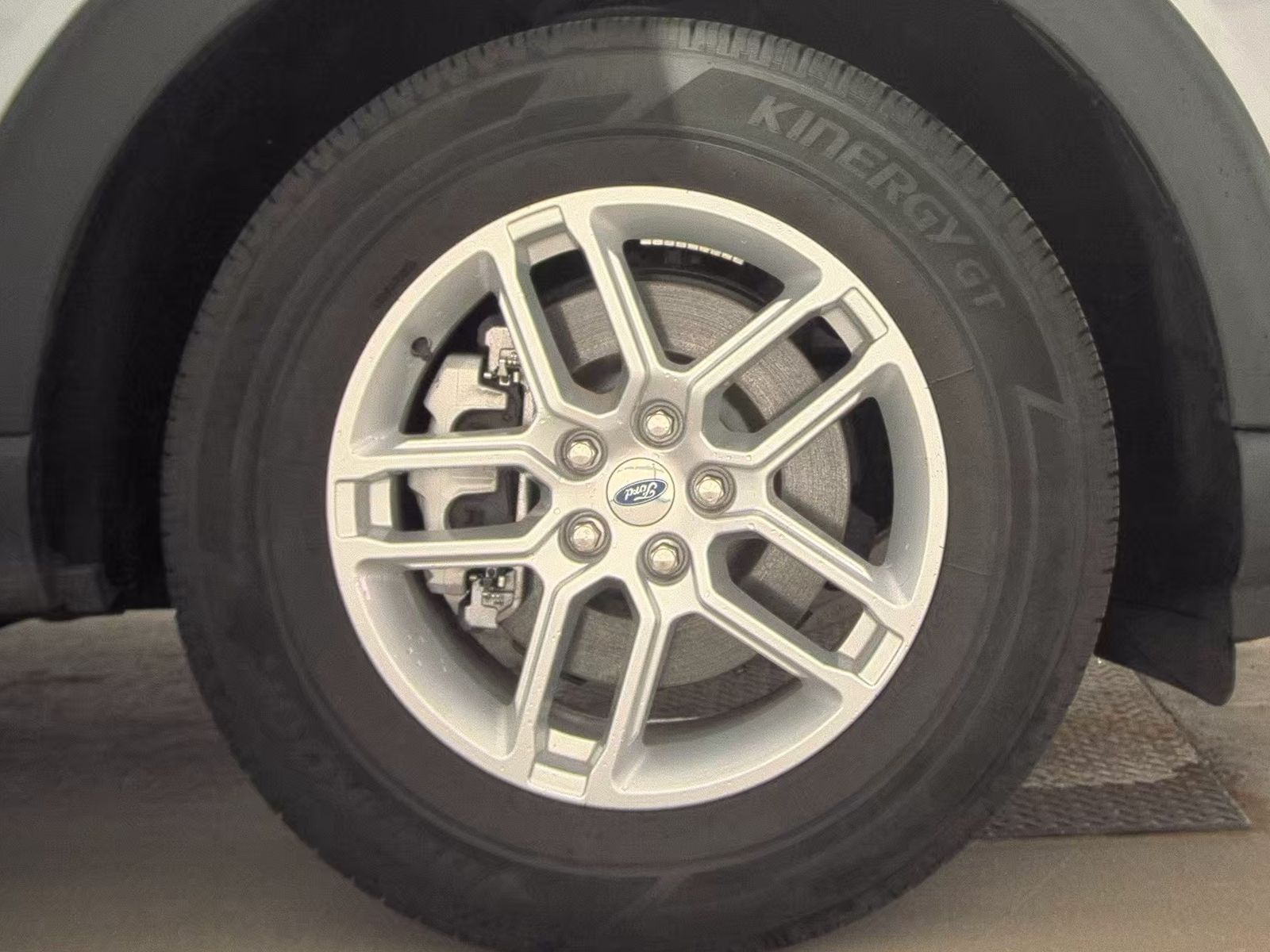 2025 Ford Explorer Active AWD