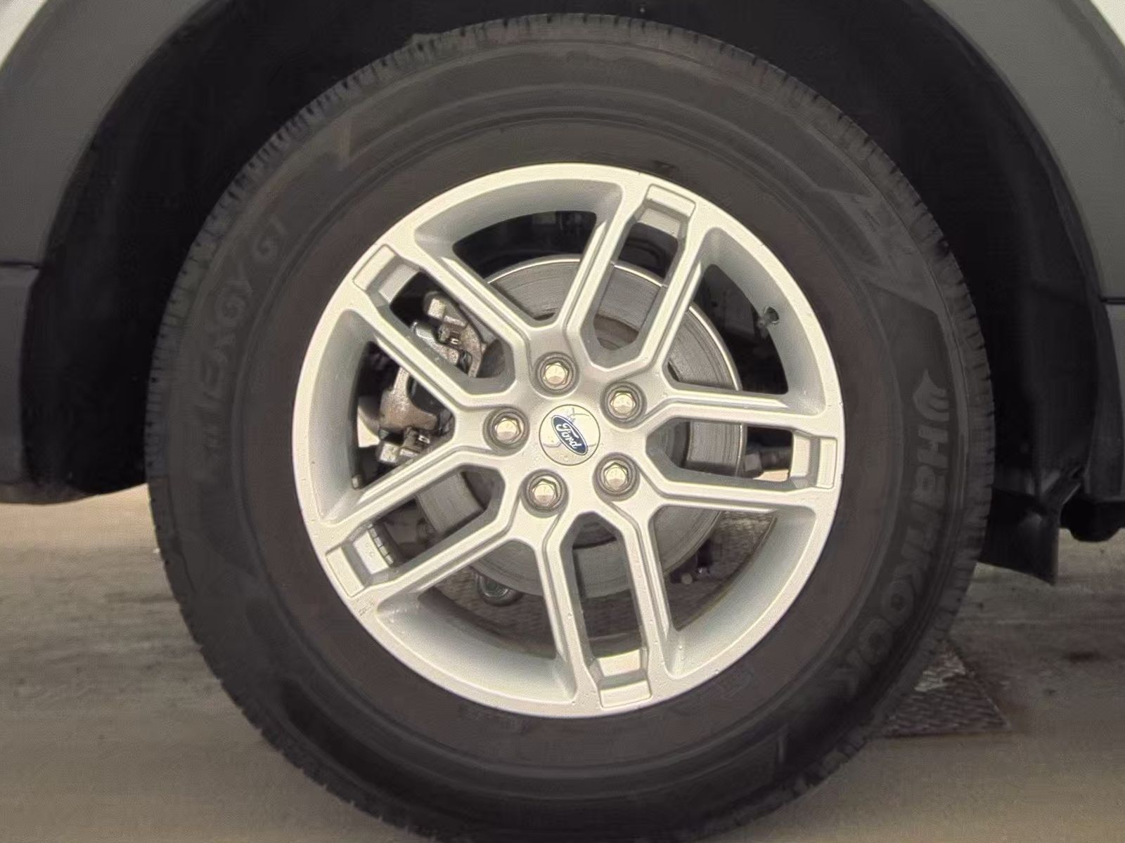 2025 Ford Explorer Active AWD