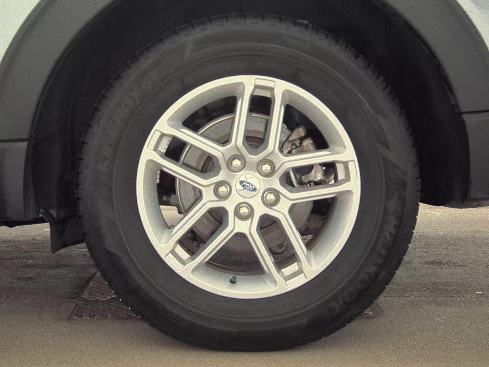 2025 Ford Explorer Active AWD