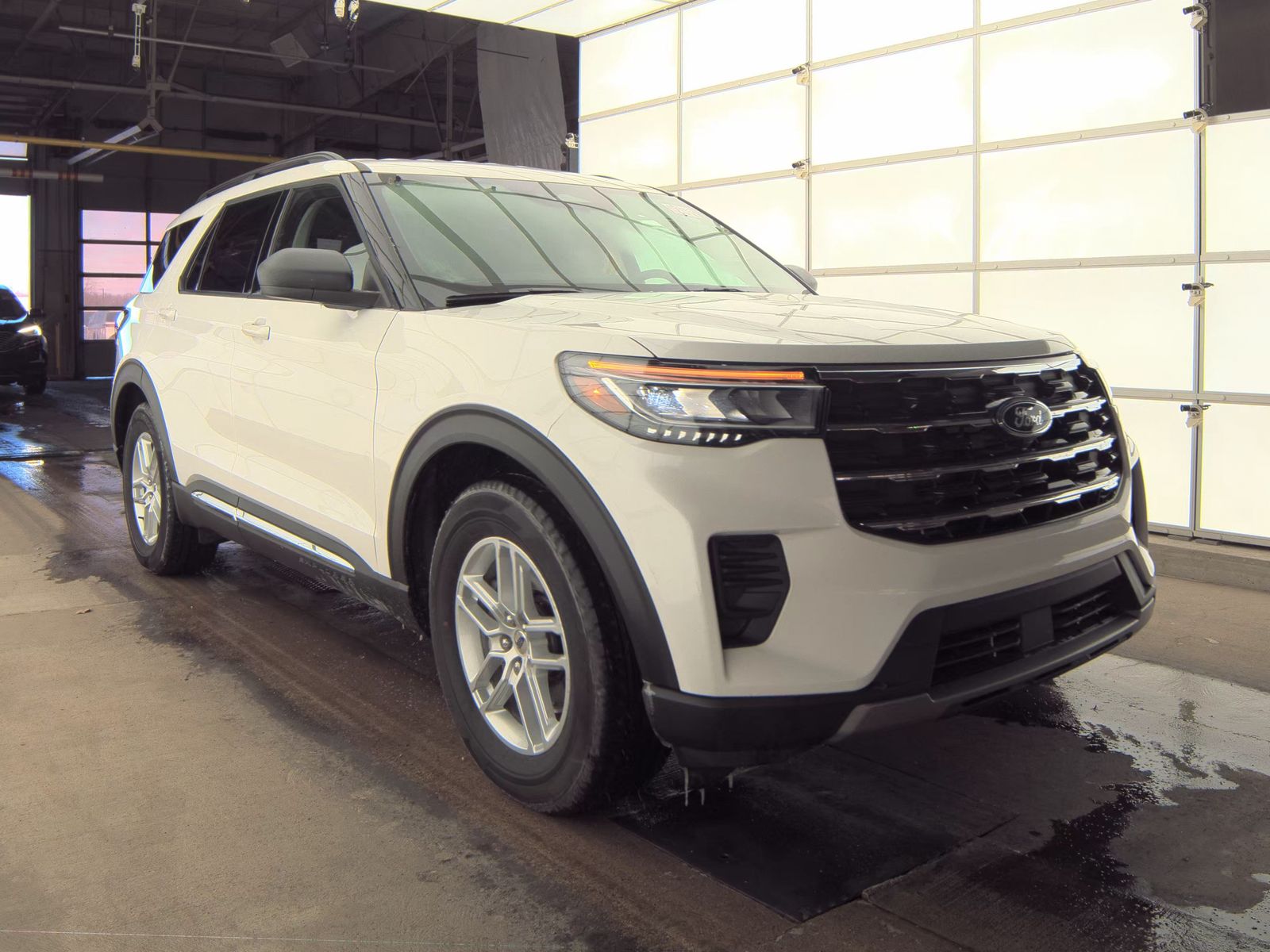 2025 Ford Explorer Active RWD