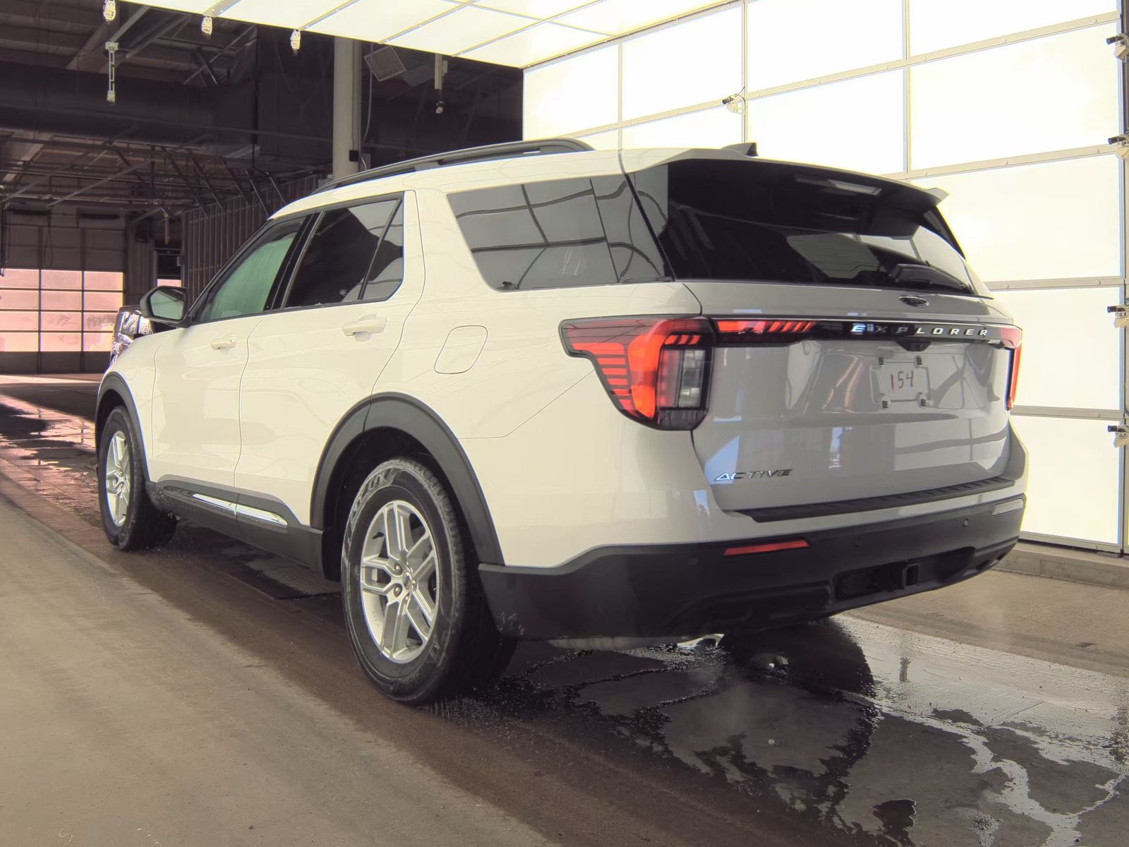 2025 Ford Explorer Active RWD