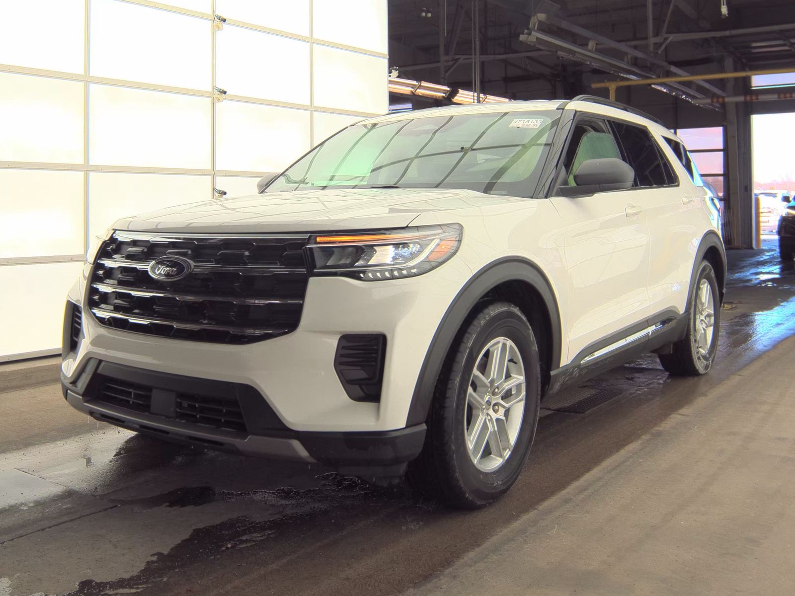 2025 Ford Explorer Active RWD