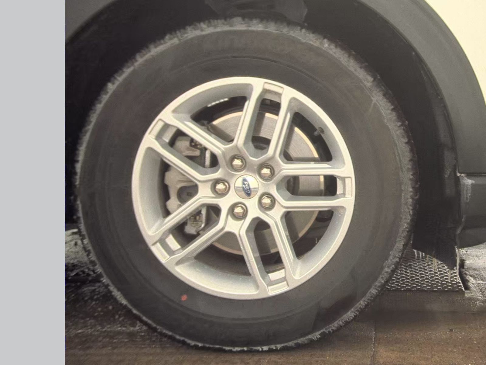 2025 Ford Explorer Active RWD