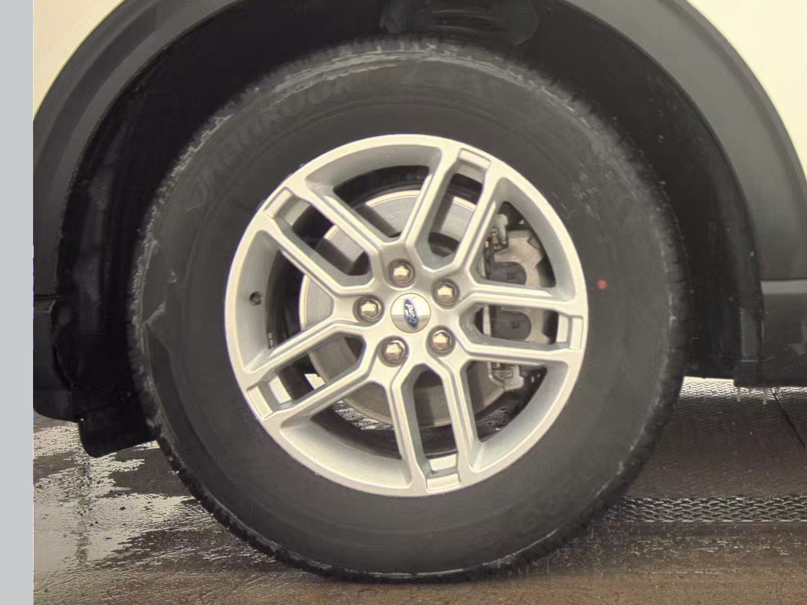 2025 Ford Explorer Active RWD