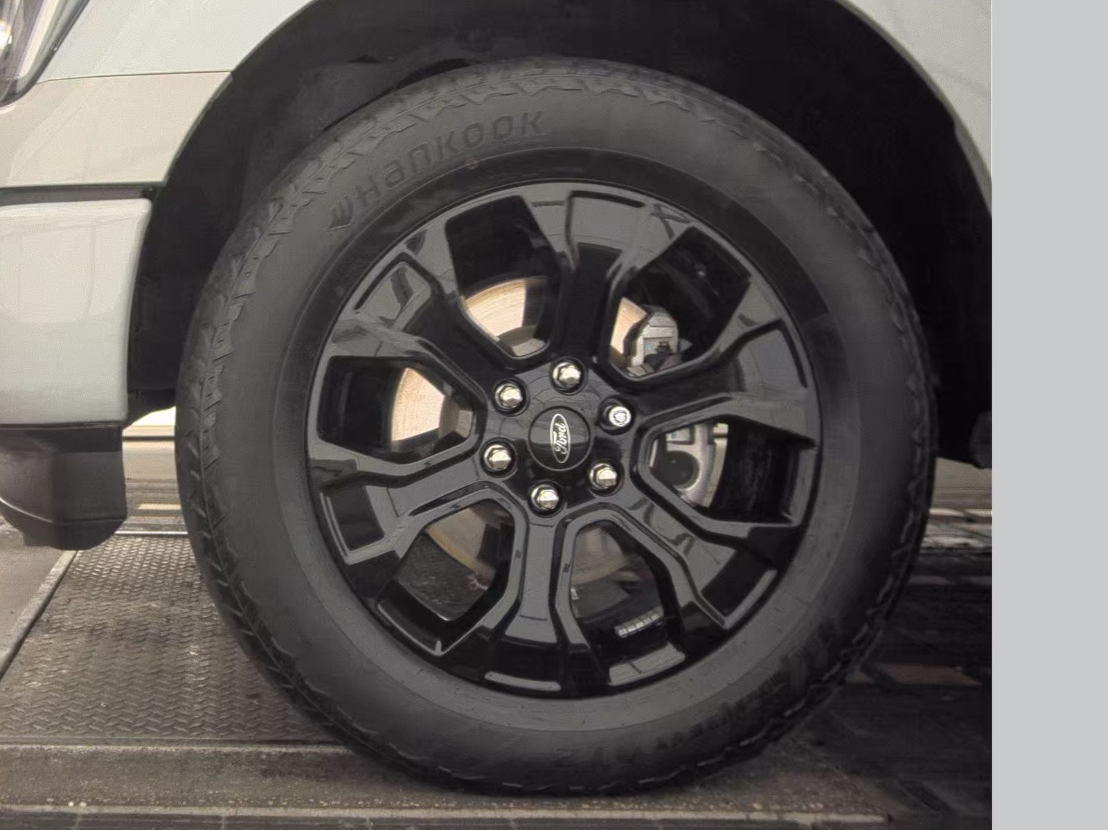 2023 Ford F-150 Lariat AWD