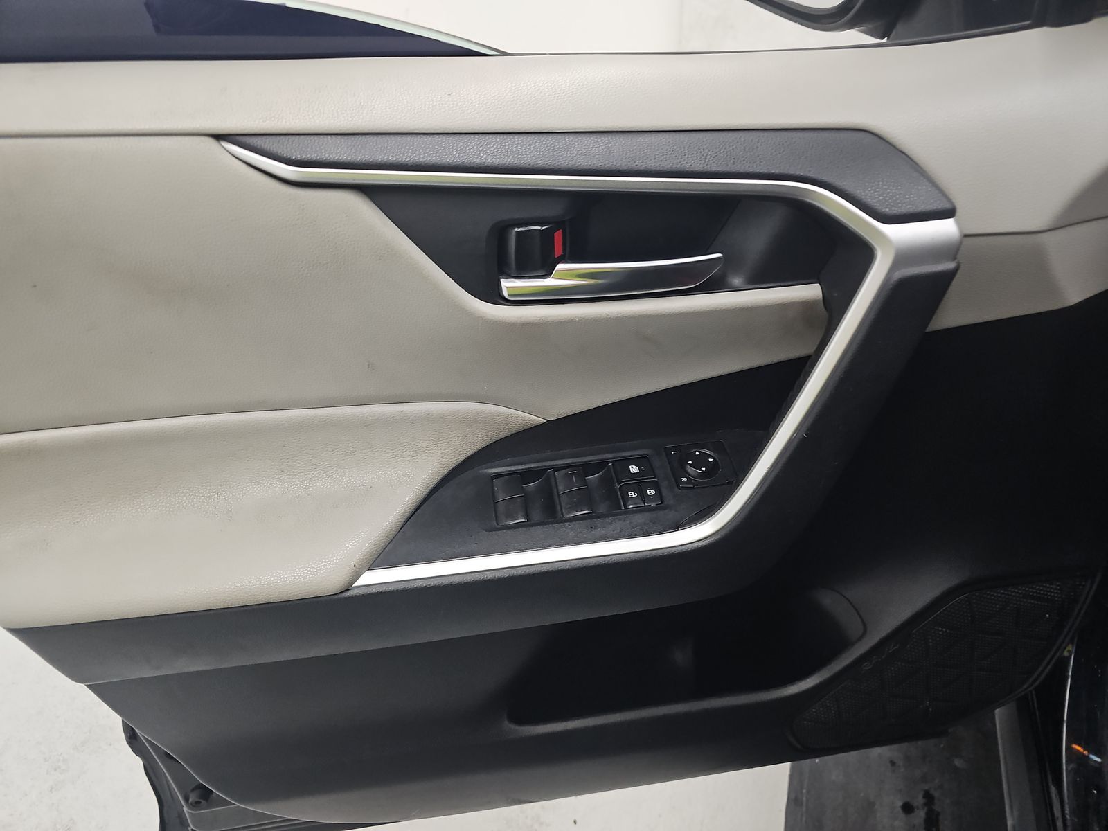 2021 Toyota RAV4 XLE FWD