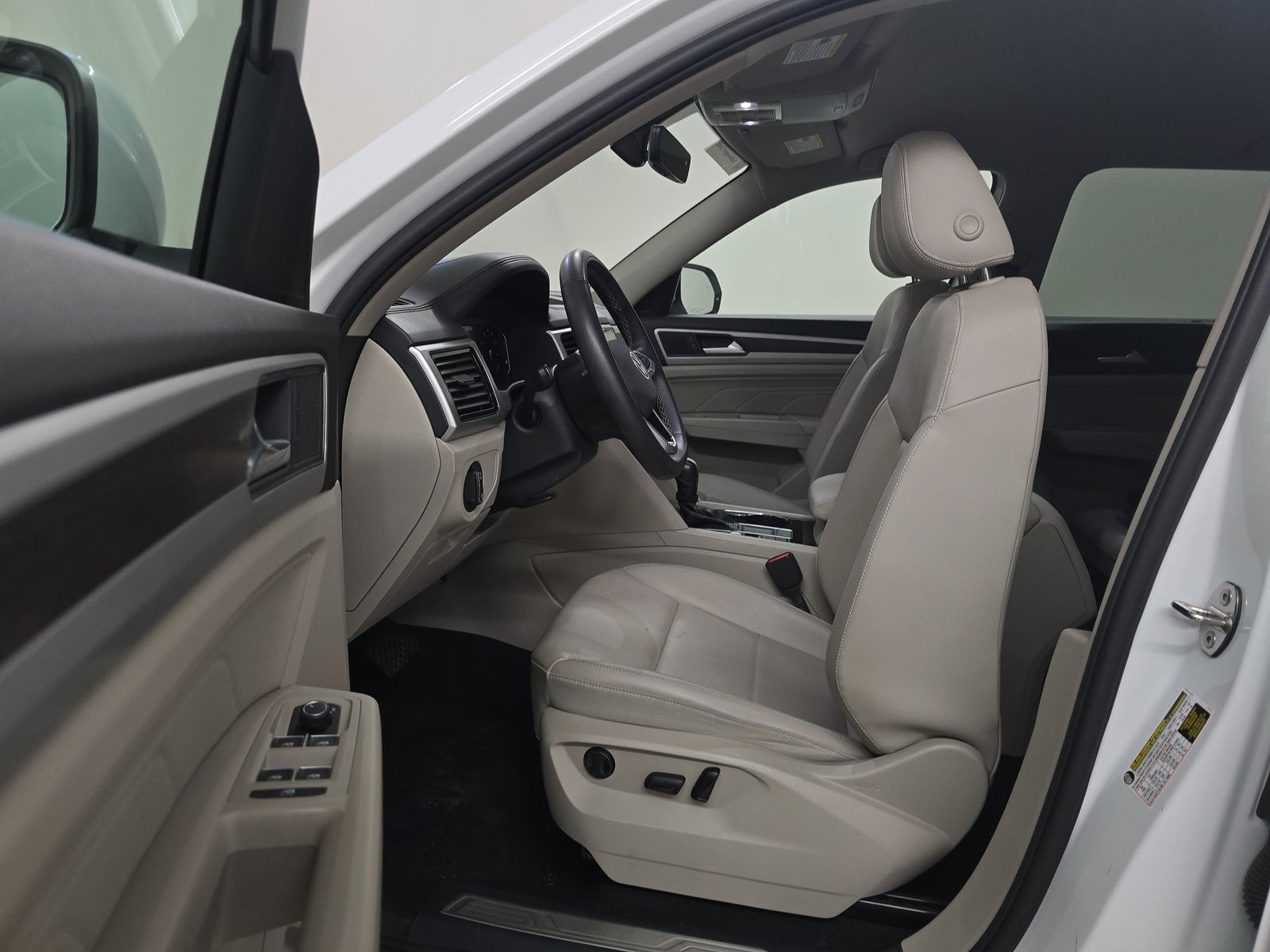 2022 Volkswagen Atlas 2.0T SE FWD