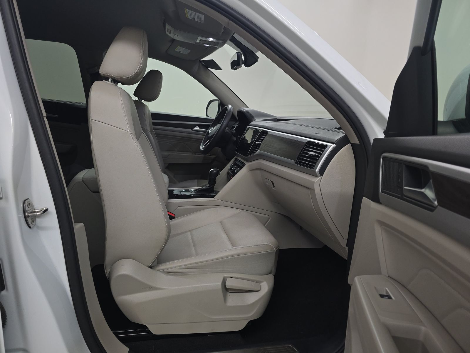 2022 Volkswagen Atlas 2.0T SE FWD