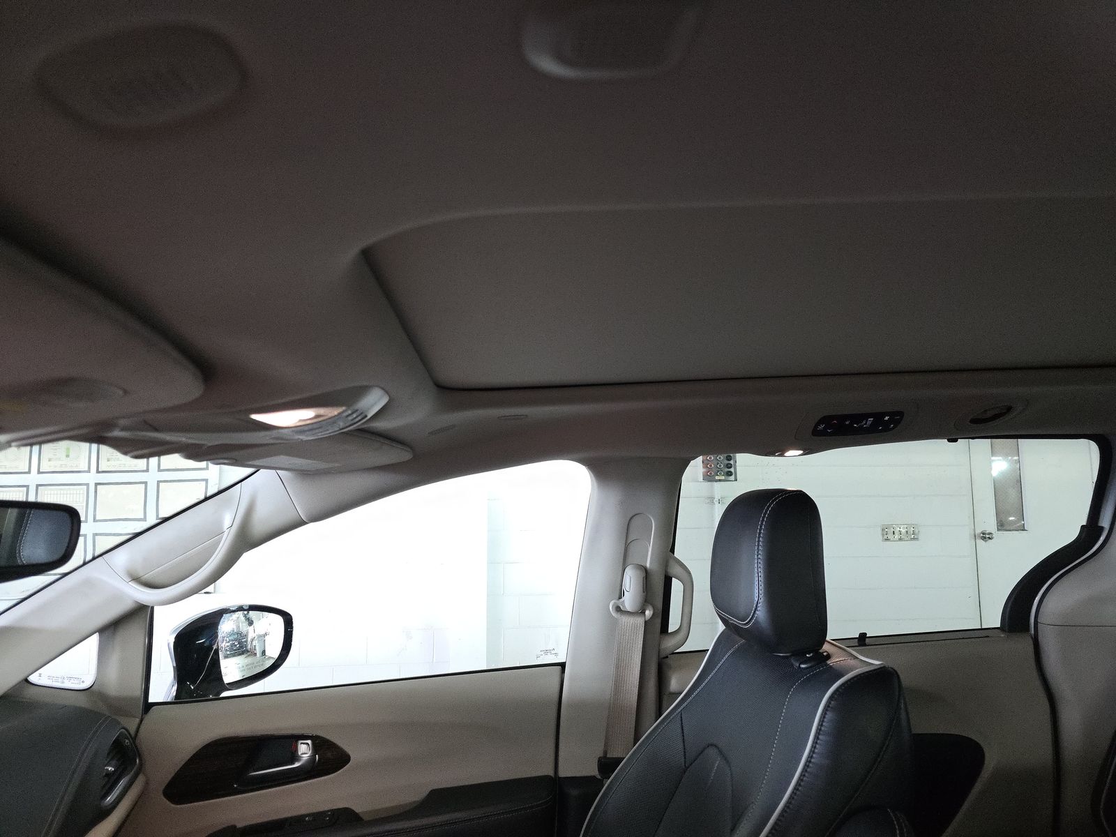 2023 Chrysler Pacifica Limited FWD