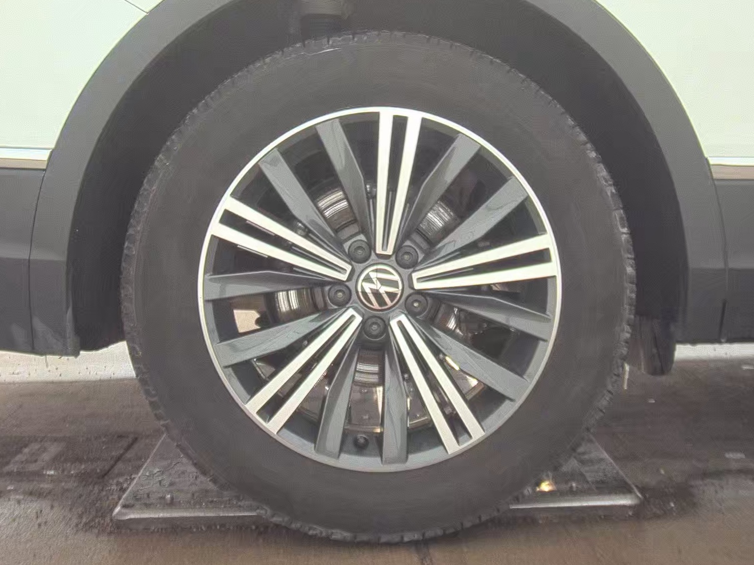 2024 Volkswagen Tiguan 2.0T Wolfsburg Edition FWD