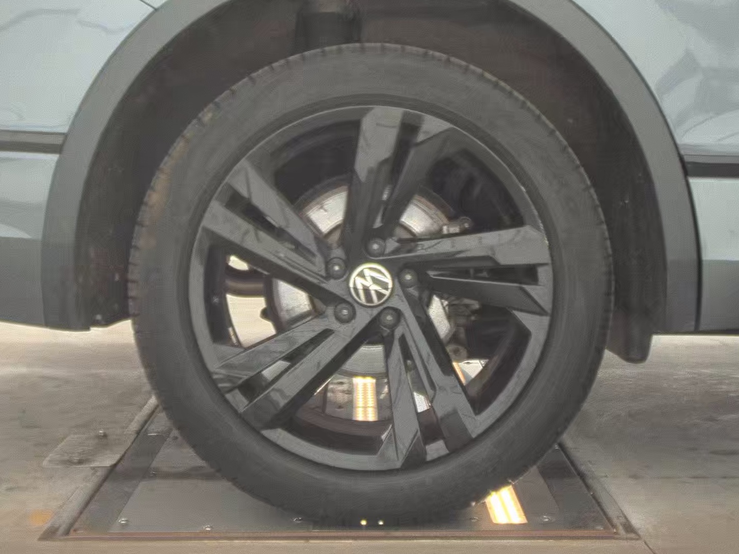 2024 Volkswagen Tiguan 2.0T SE R-Line Black AWD