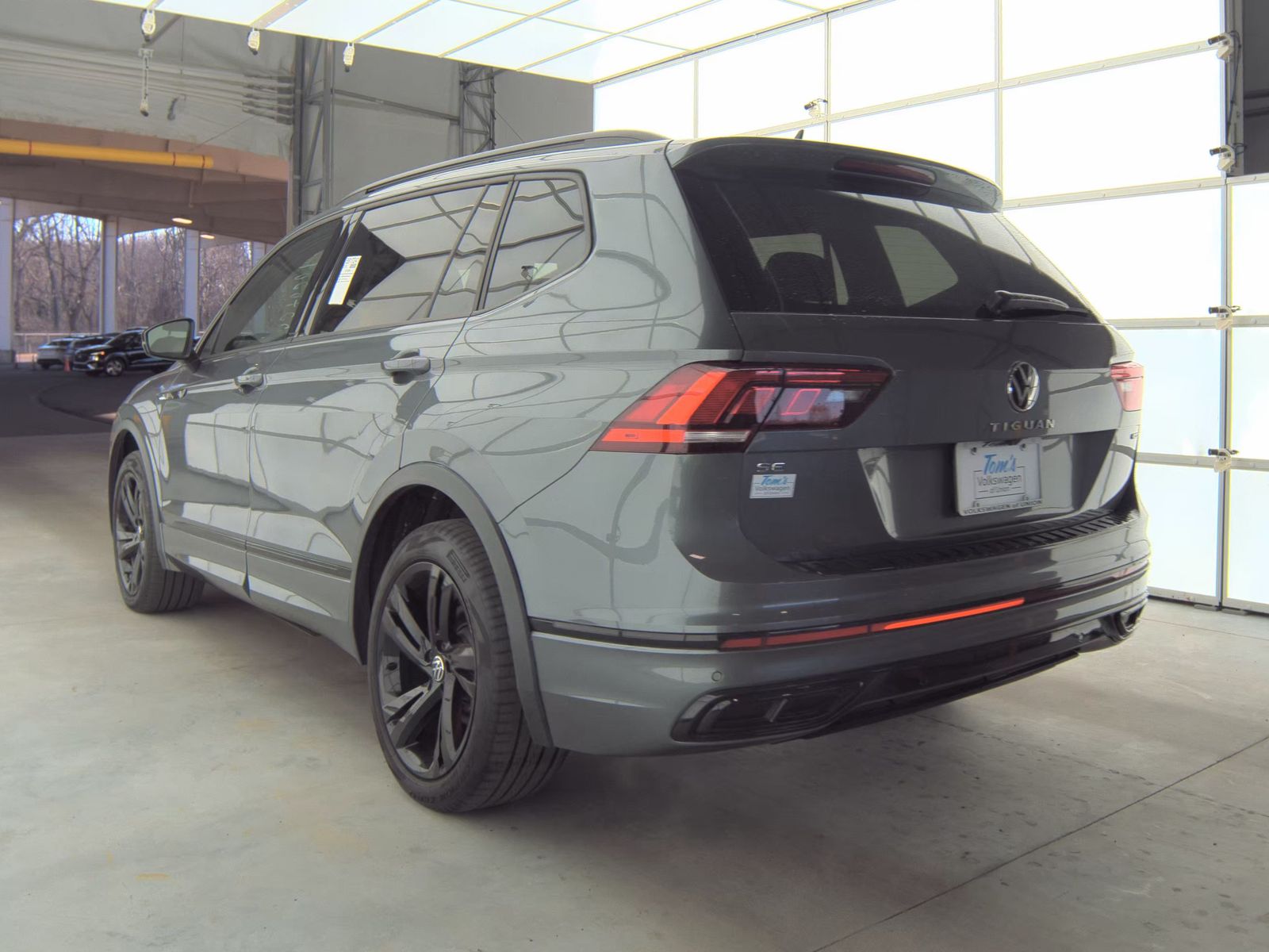 2024 Volkswagen Tiguan 2.0T SE R-Line Black AWD