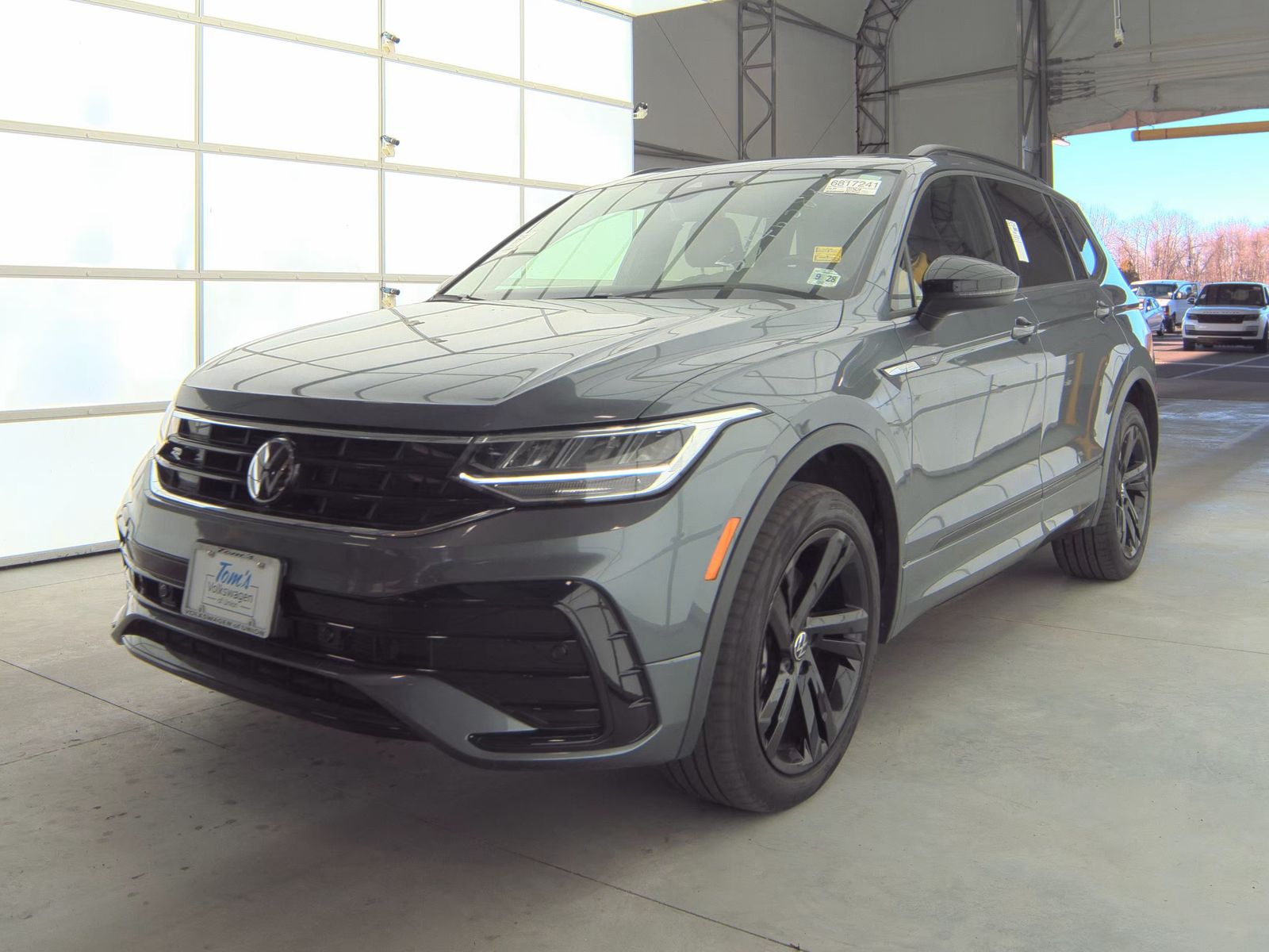 2024 Volkswagen Tiguan 2.0T SE R-Line Black AWD