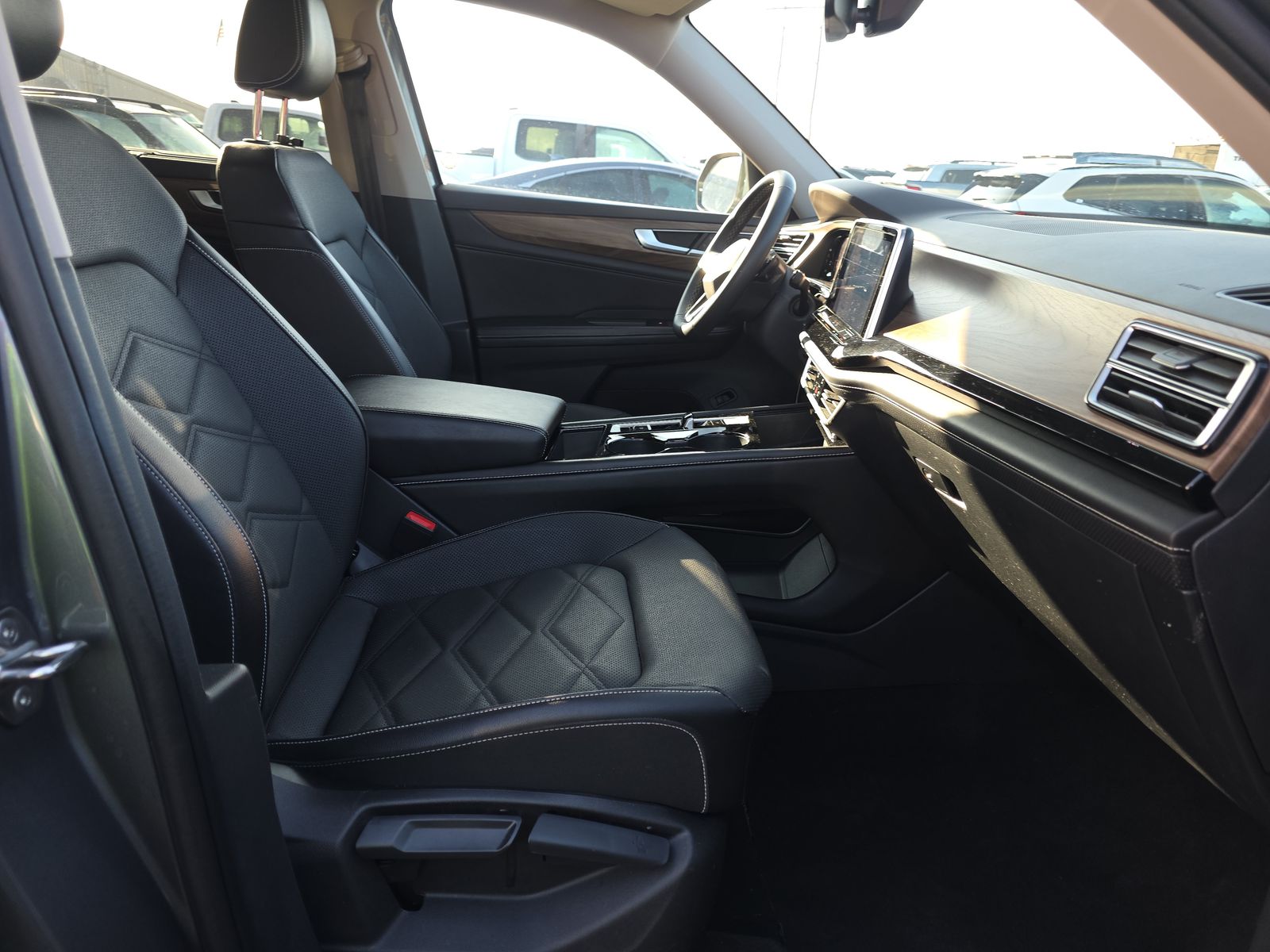 2024 Volkswagen Atlas 2.0T SE AWD